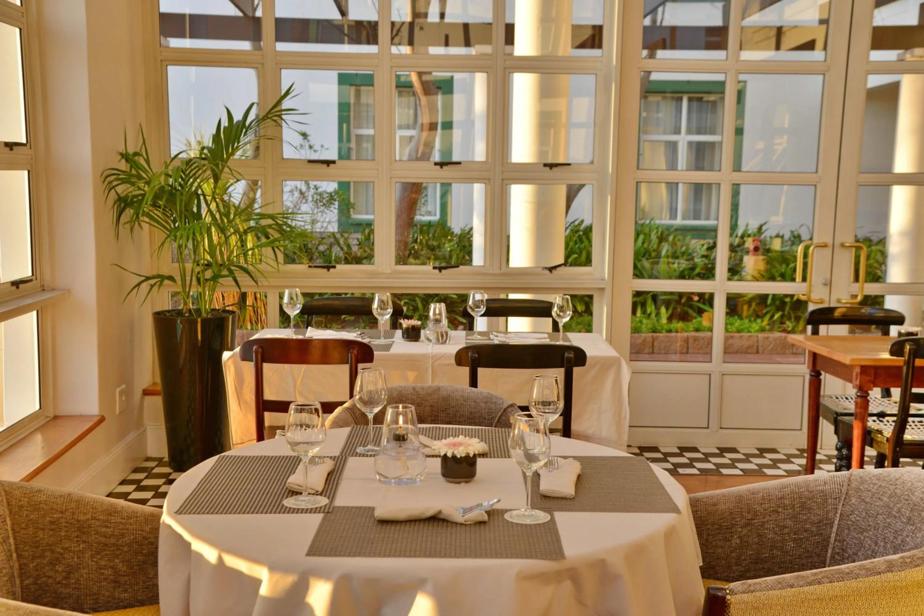 Restaurant/places to eat in City Lodge Hotel GrandWest