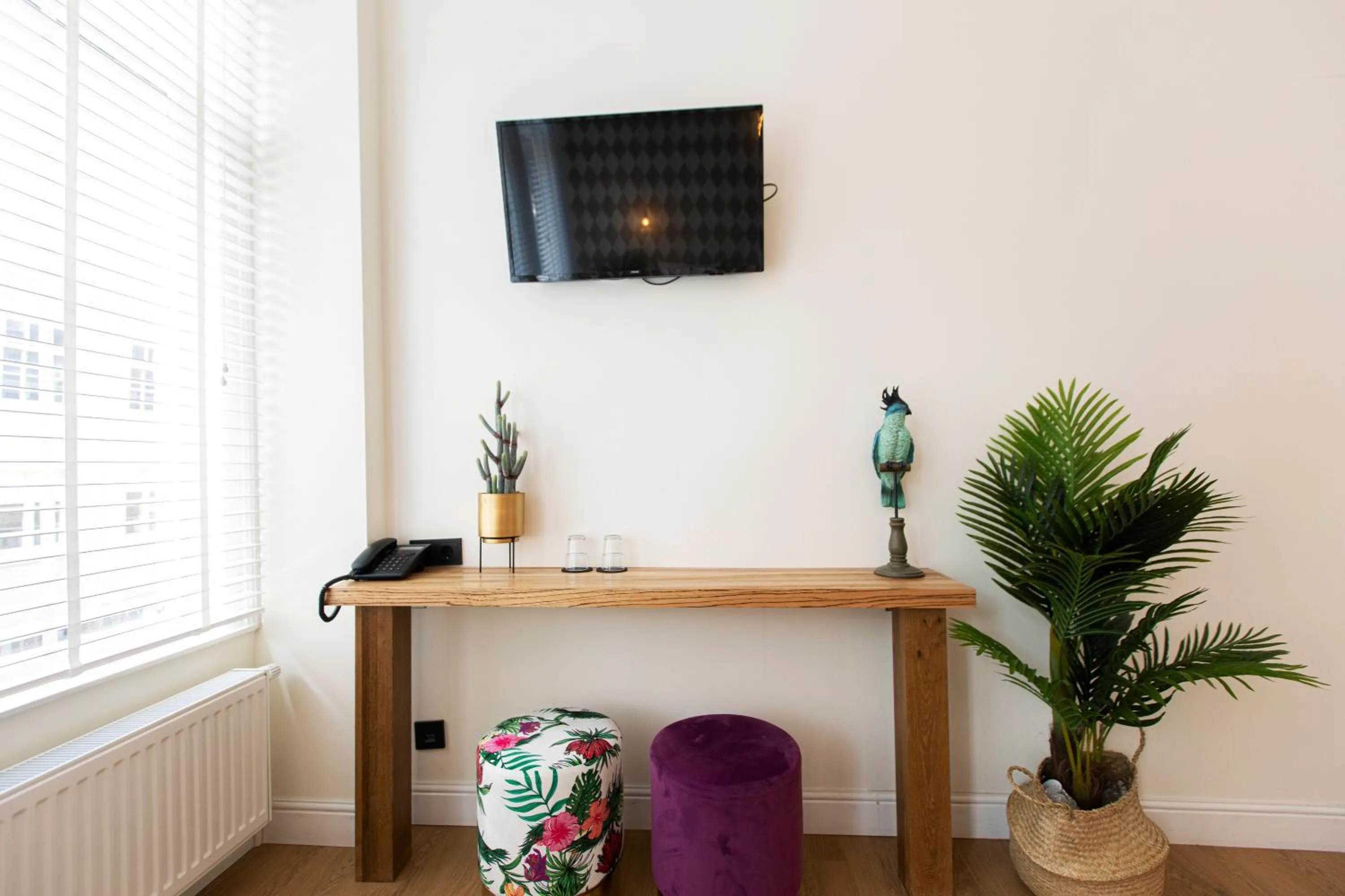 TV and multimedia in Quentin Golden Bear Hotel