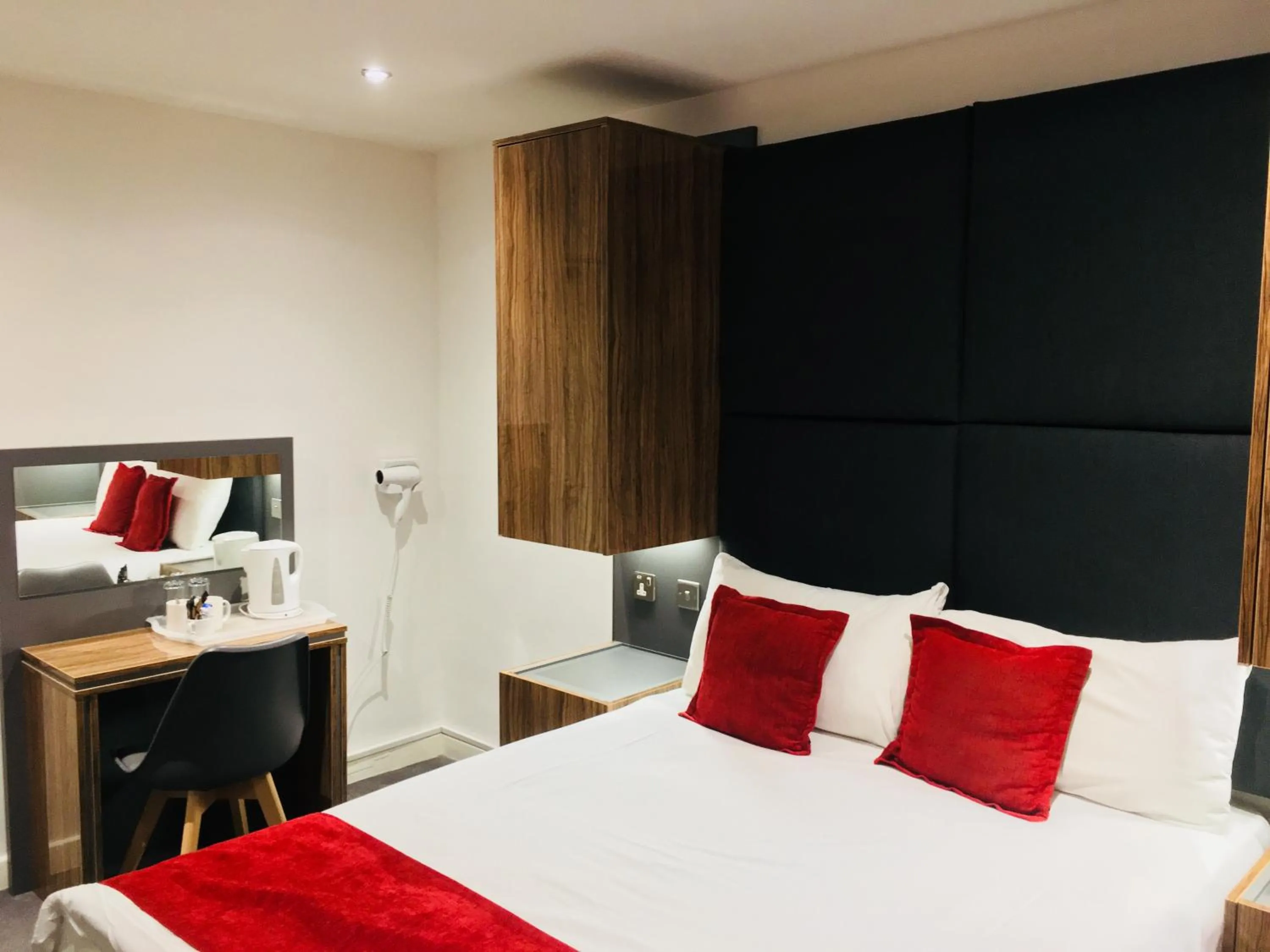 Bedroom, Bed in Hotel Express Newcastle Gateshead