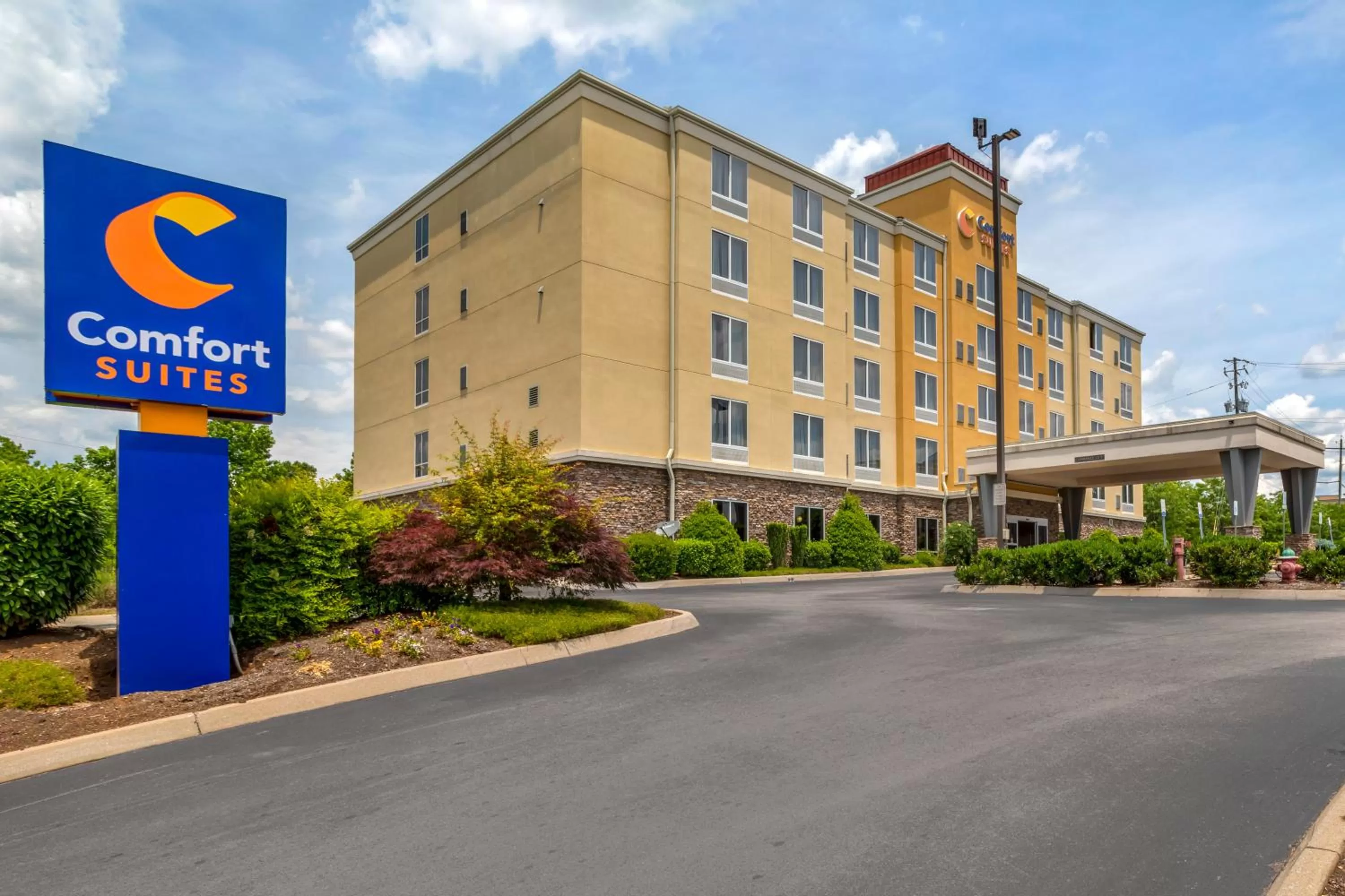 Property building in Comfort Suites Knoxville North