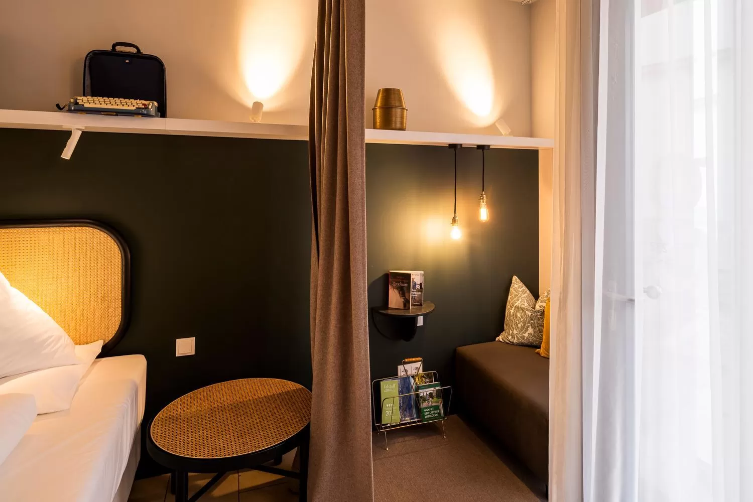 Photo of the whole room, Bed in grätzlhotel Karmelitermarkt