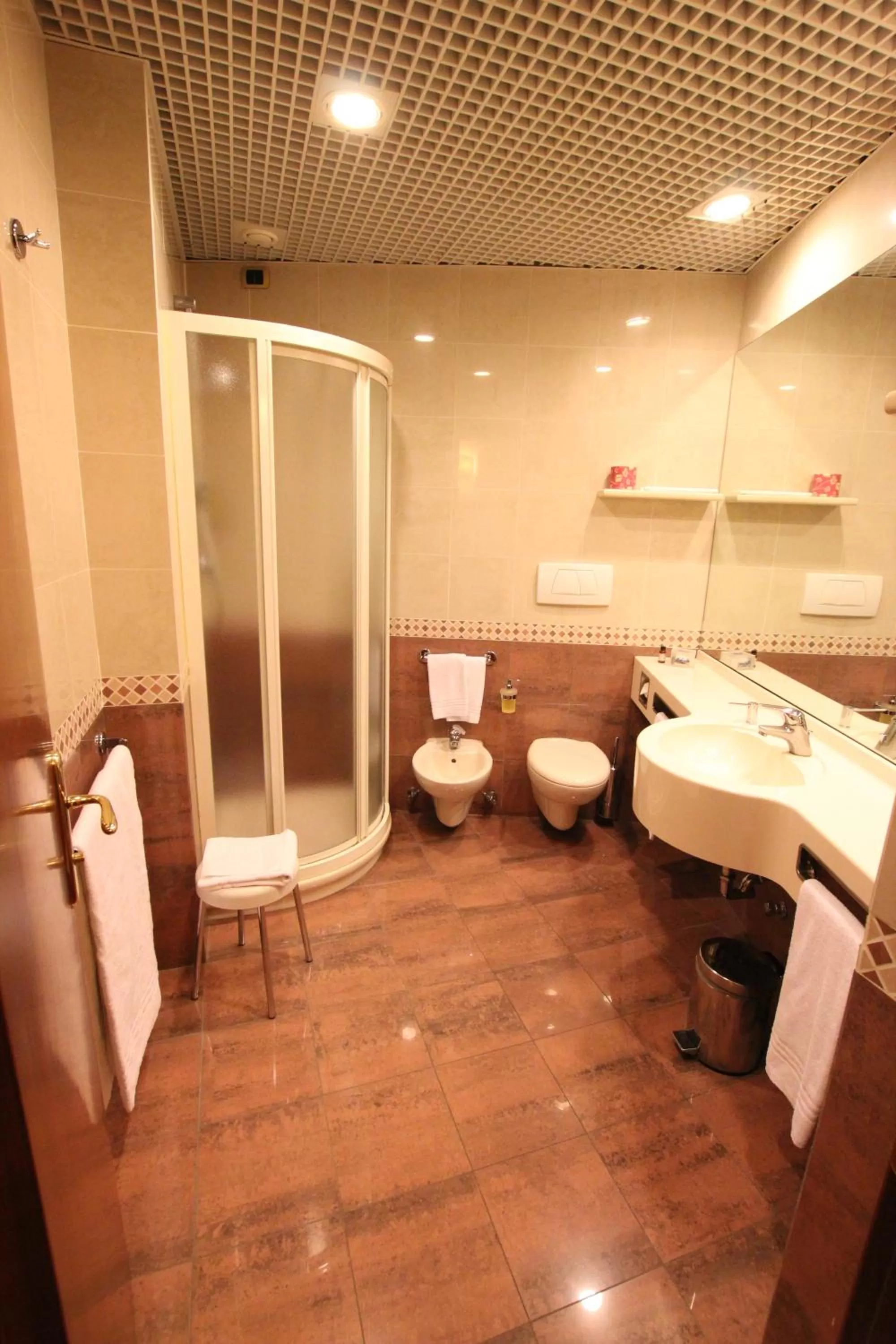 Bathroom in Mokinba Hotels King