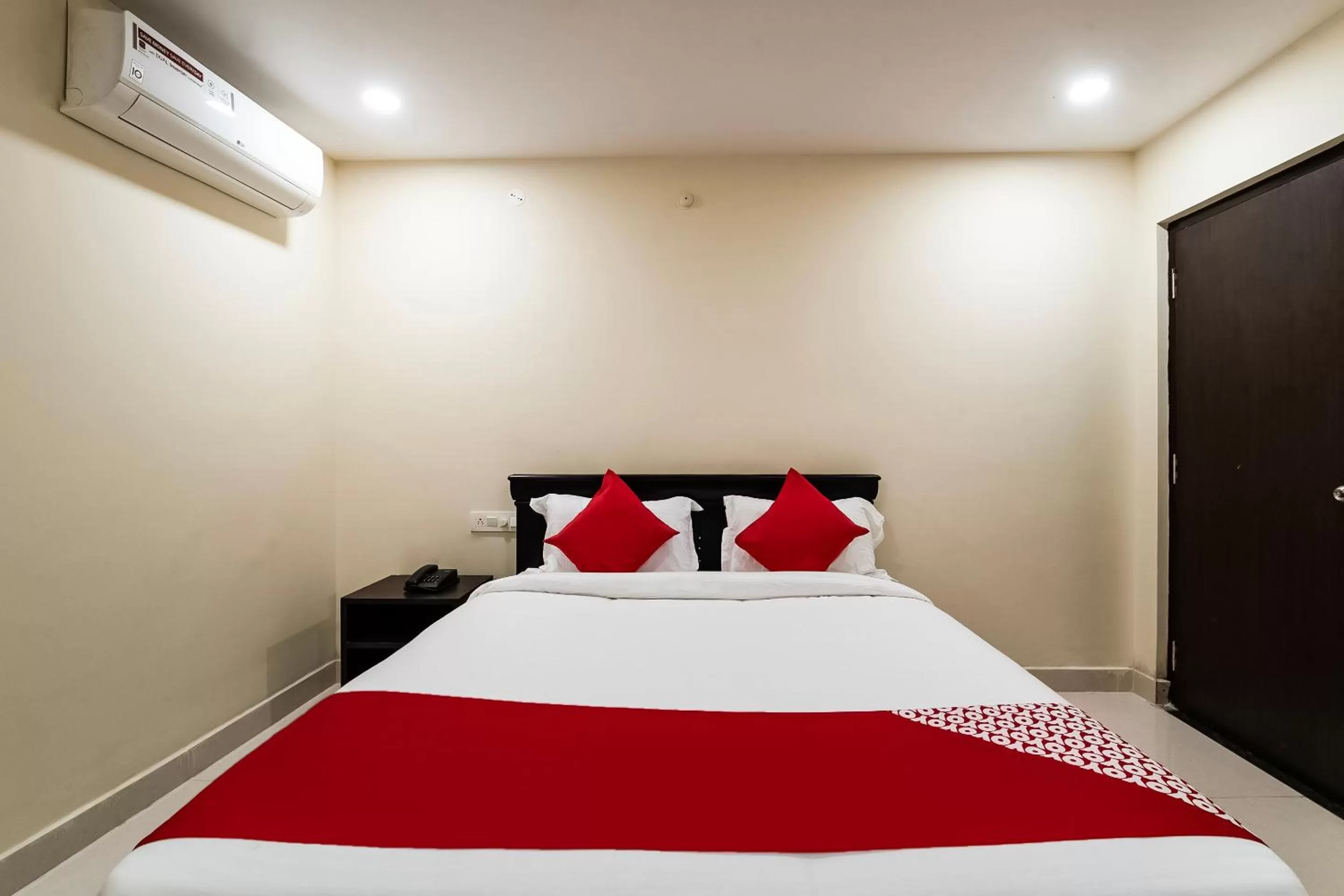 Bedroom, Bed in Capital O Hotel Green Tree