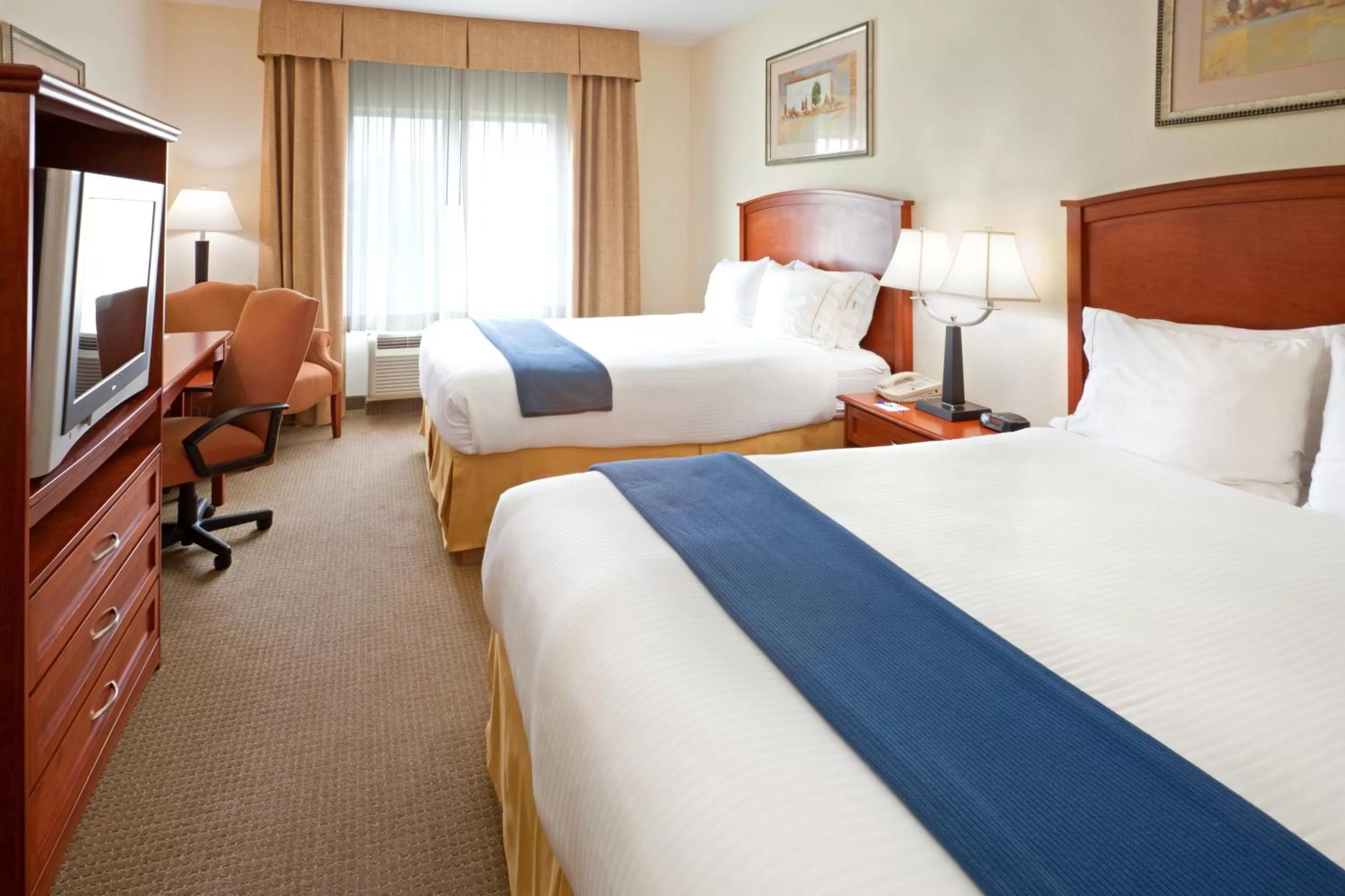 Queen Room with Two Queen Beds - Disability Access in Holiday Inn Express Hotel & Suites Decatur, TX, an IHG Hotel