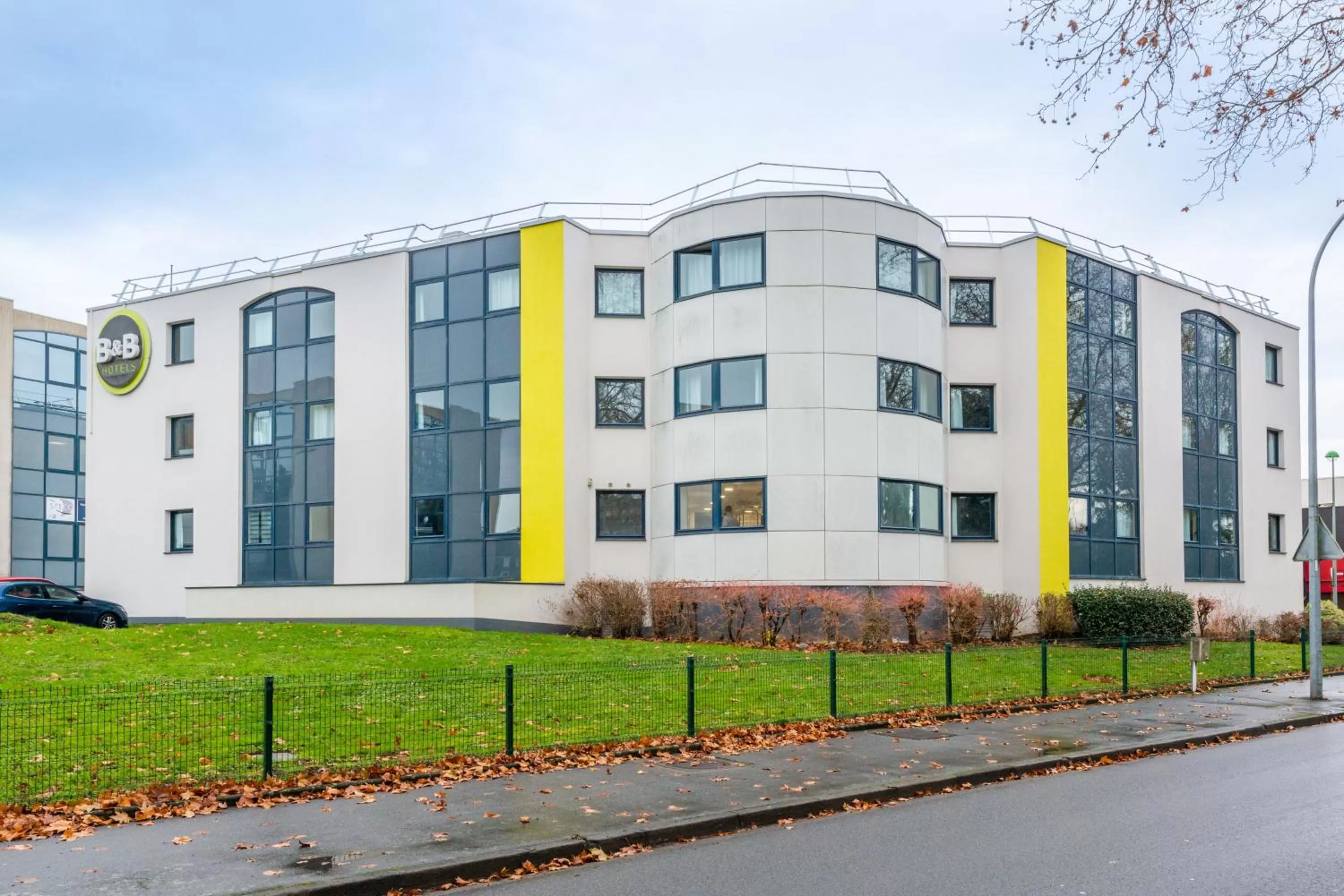 Property building in B&B HOTEL Cholet Sud