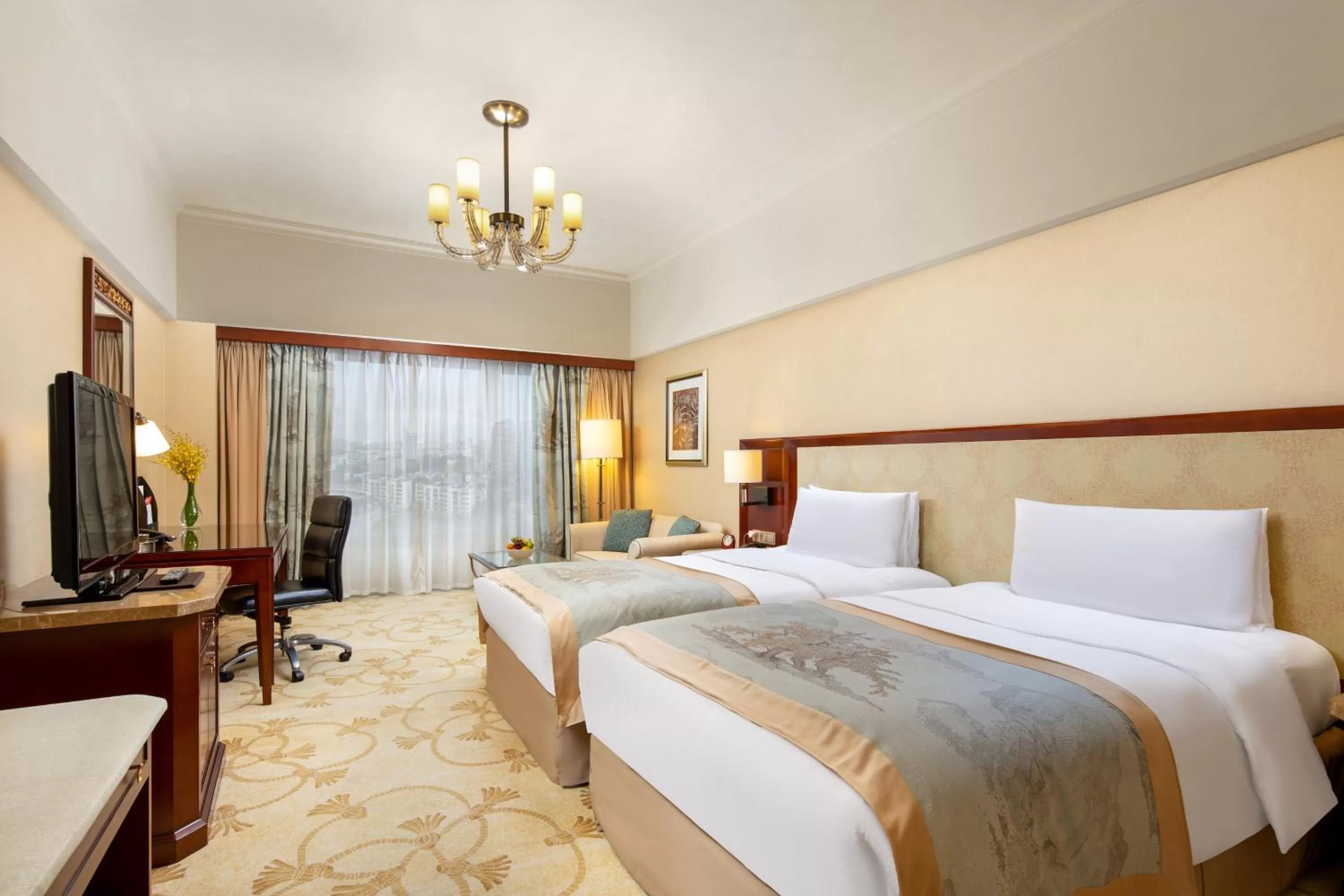 Photo of the whole room, Bed in Shangri-La Beihai