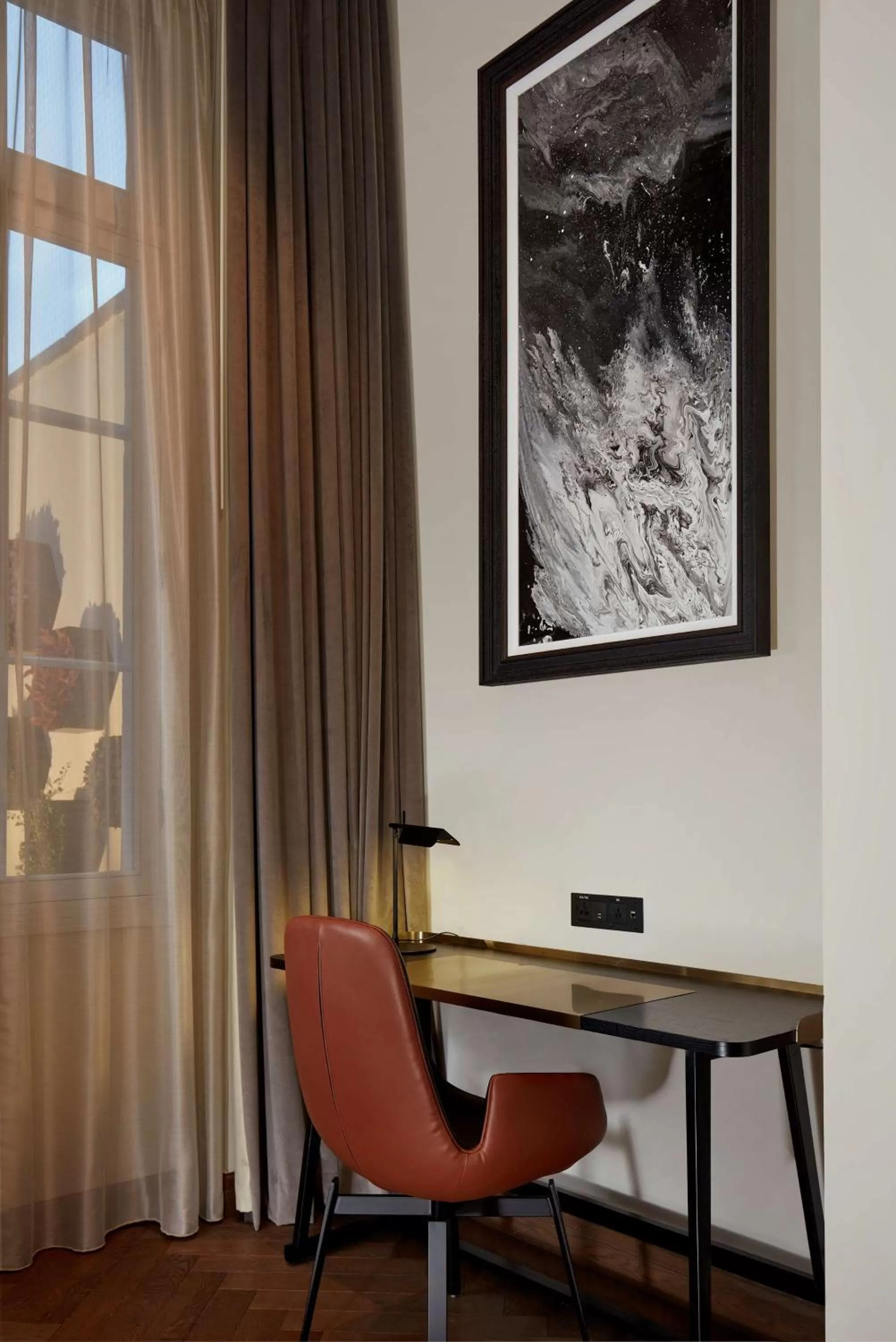 Photo of the whole room in Holmes Hotel London