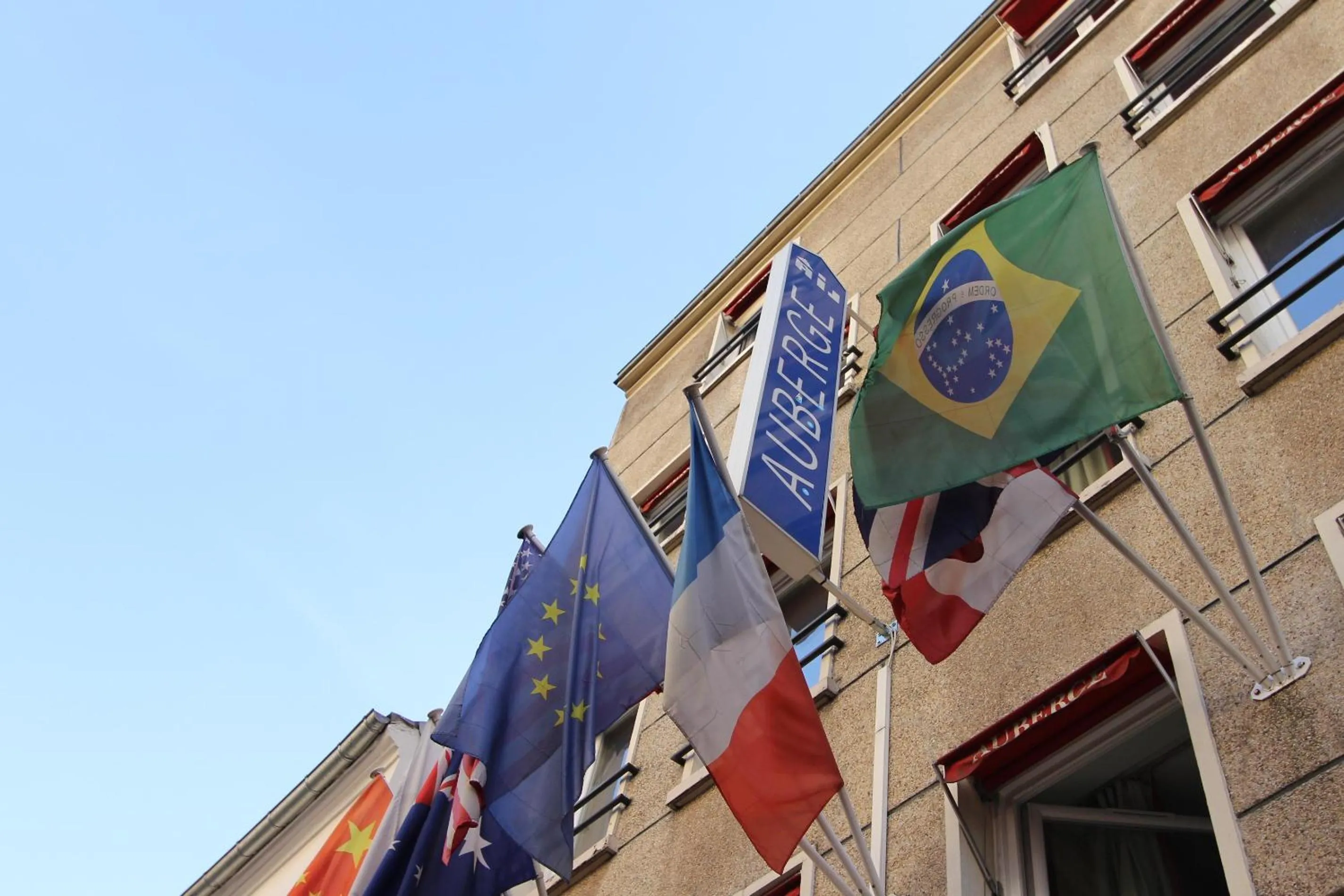 Property building in Auberge Internationale des Jeunes