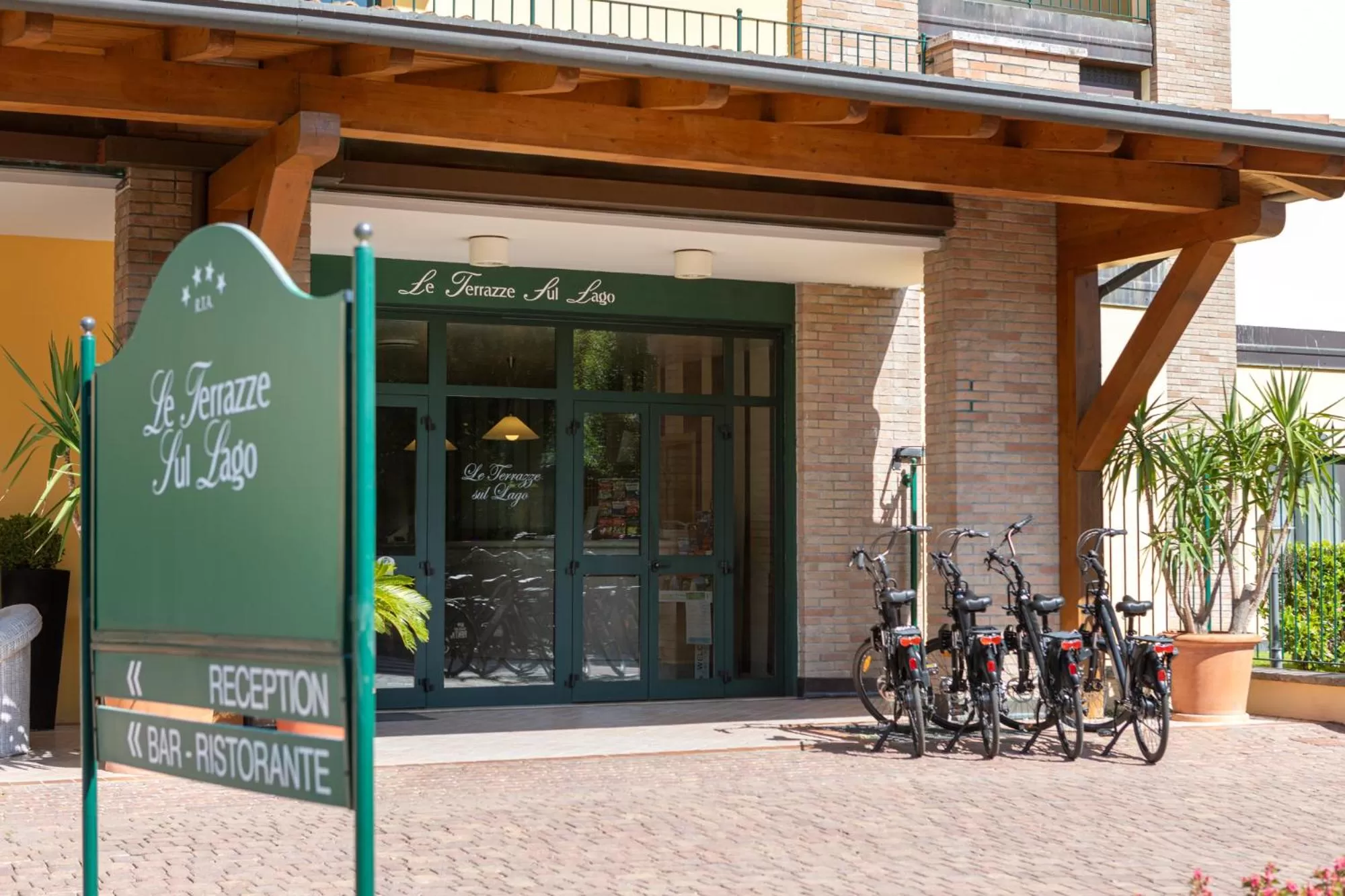 Property building in Le Terrazze sul Lago Hotel & Residence