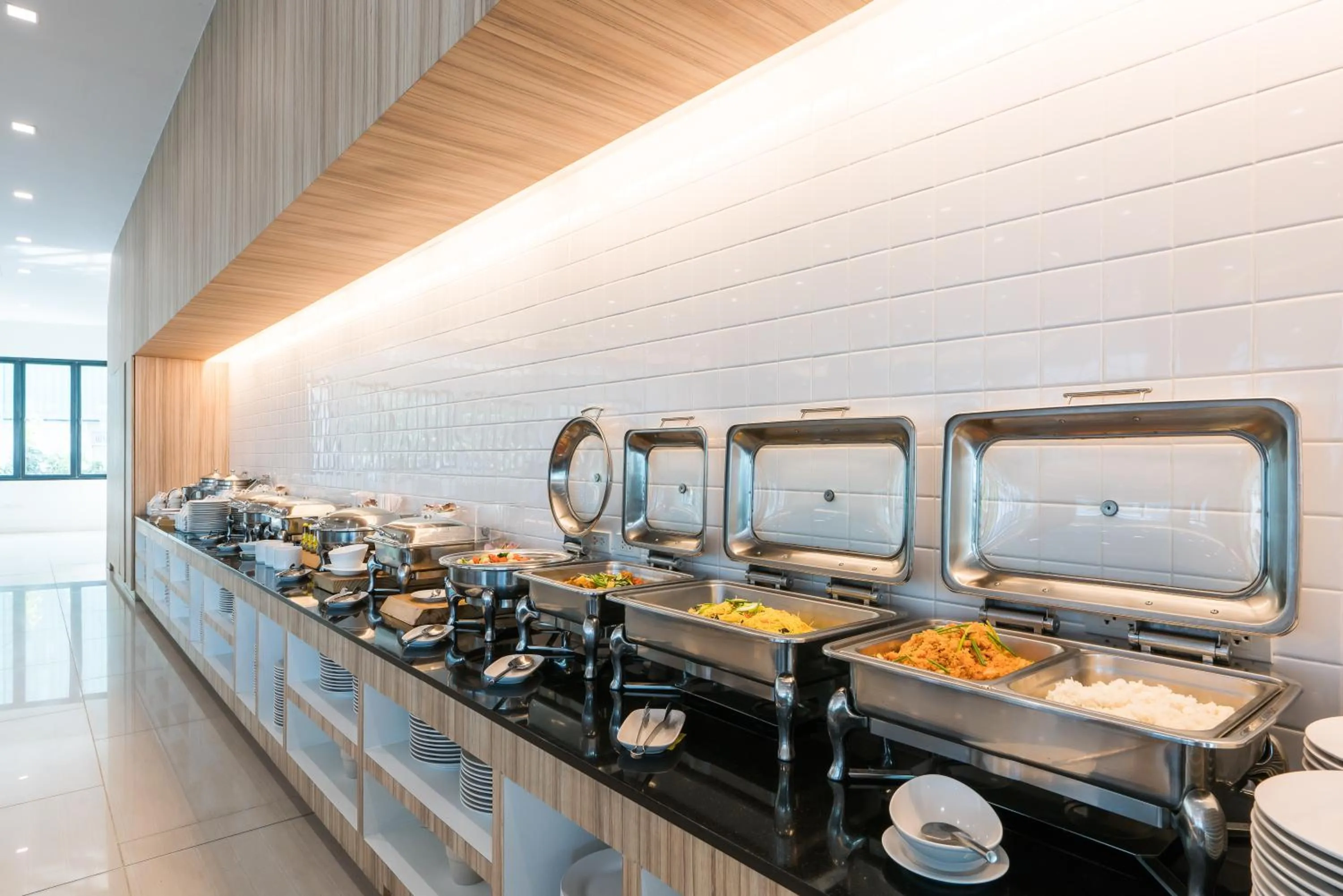 Restaurant/places to eat in Hotel J Residence Pattaya