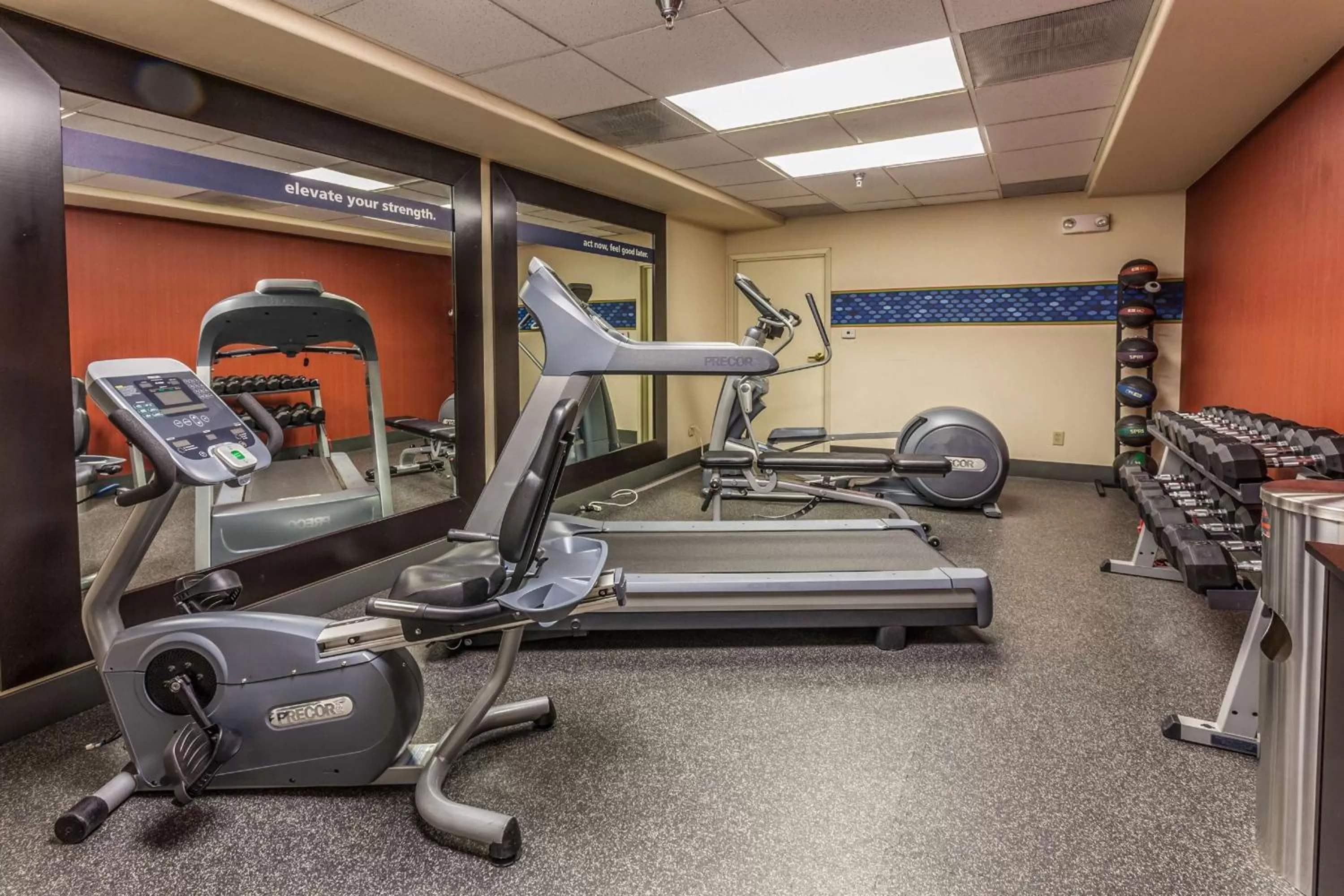 Fitness centre/facilities in Hampton Inn Colorado Springs-Airport