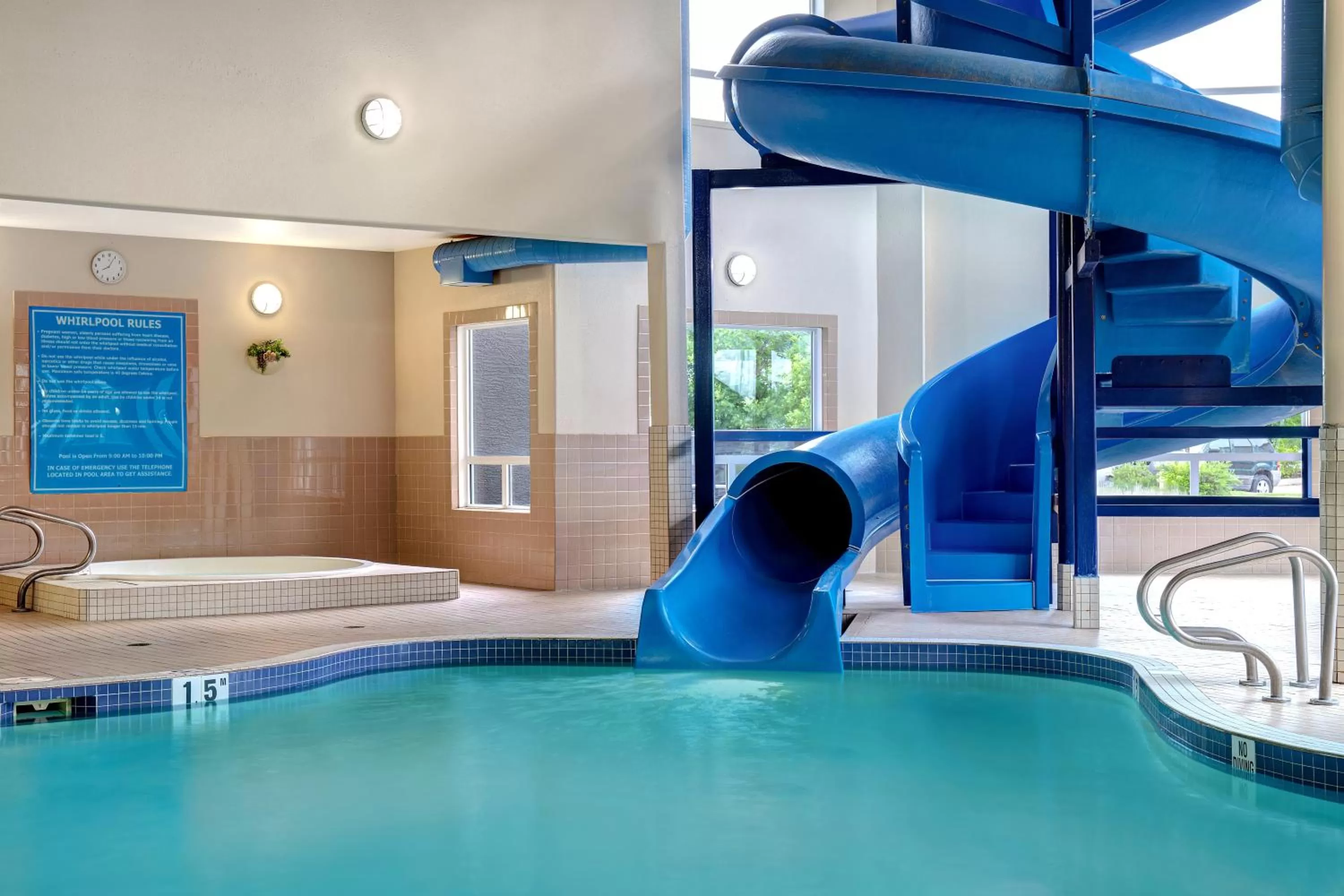 Swimming pool in Days Inn by Wyndham Medicine Hat