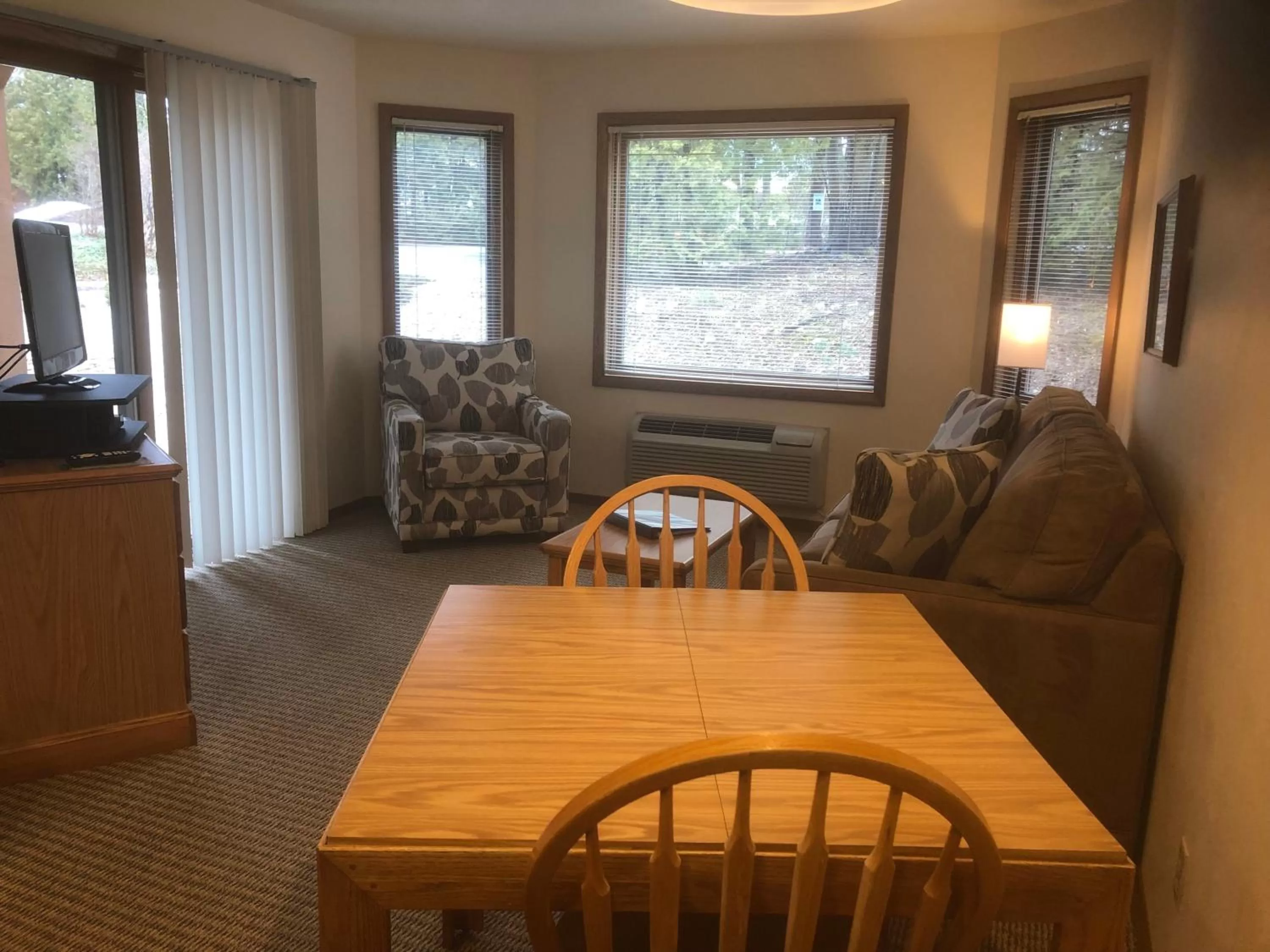 Spinnaker in The Landing Resort