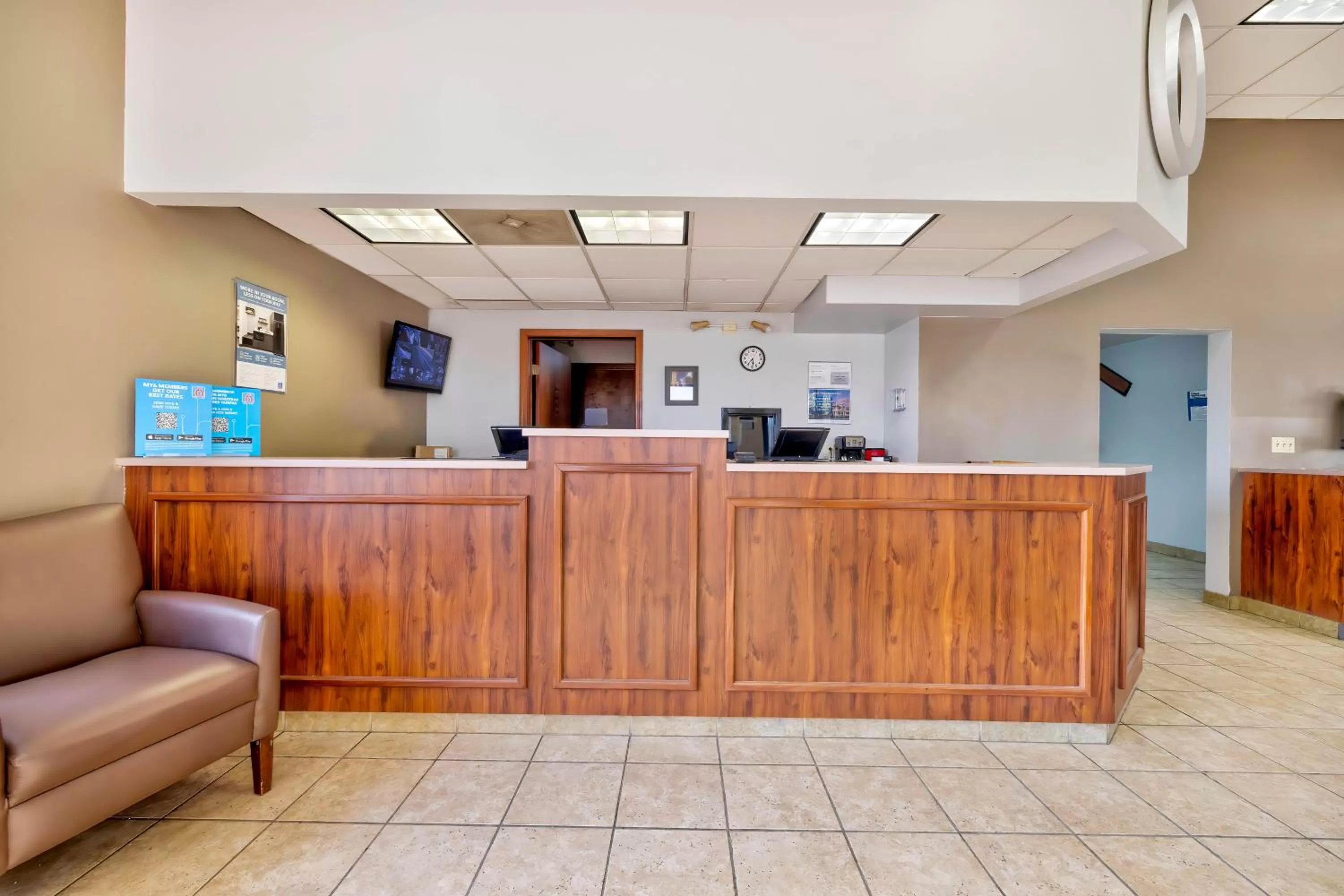 Lobby or reception in Studio 6 Effingham, IL