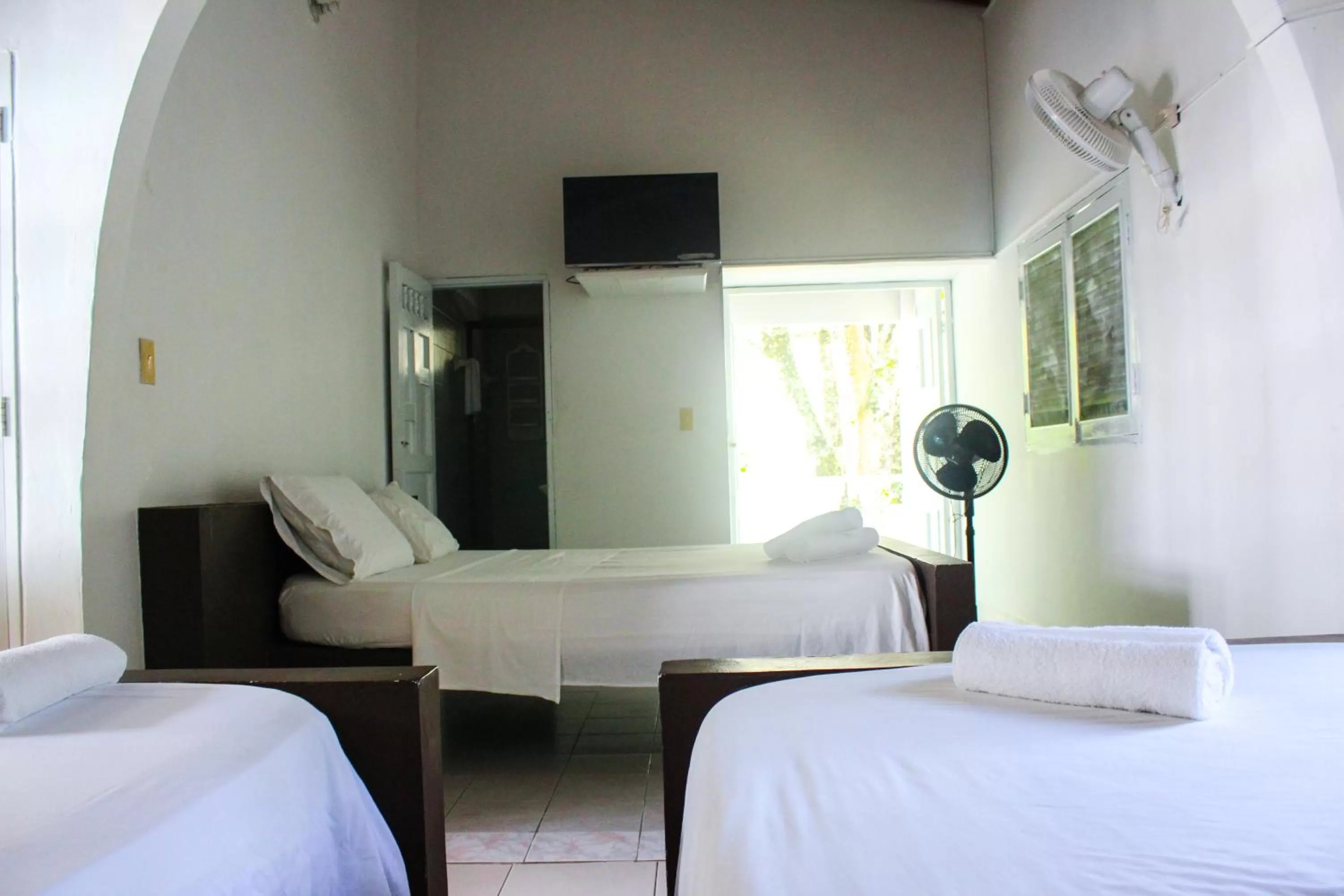 Photo of the whole room, Bed in Rio Escondido