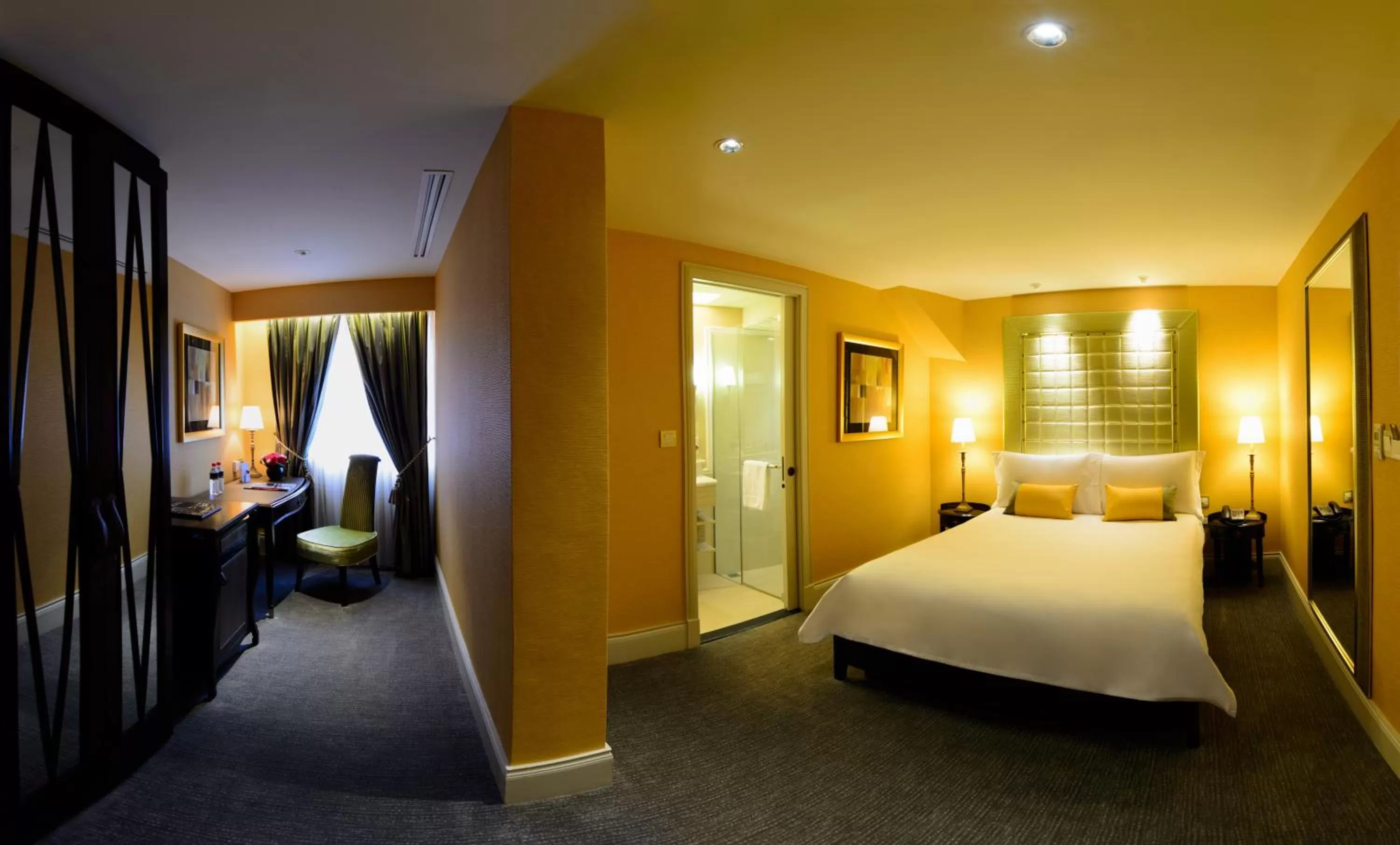 Photo of the whole room in Aurum Royal