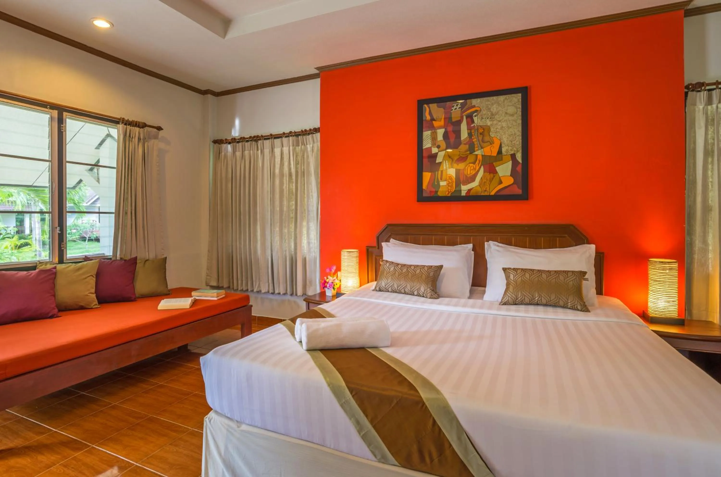 Bed in Lanta Manda Resort