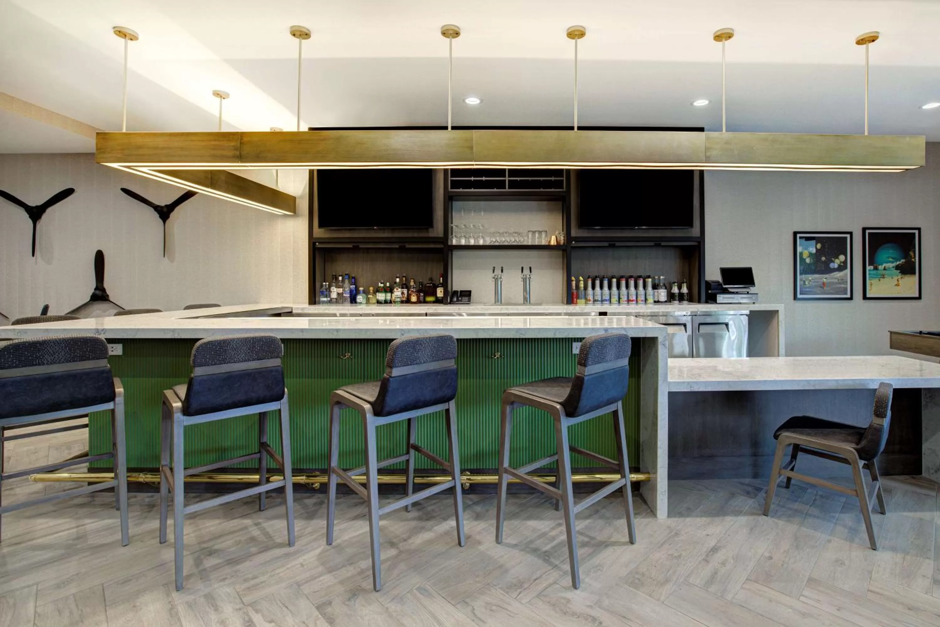 Lounge or bar in Doubletree By Hilton Palmdale, Ca