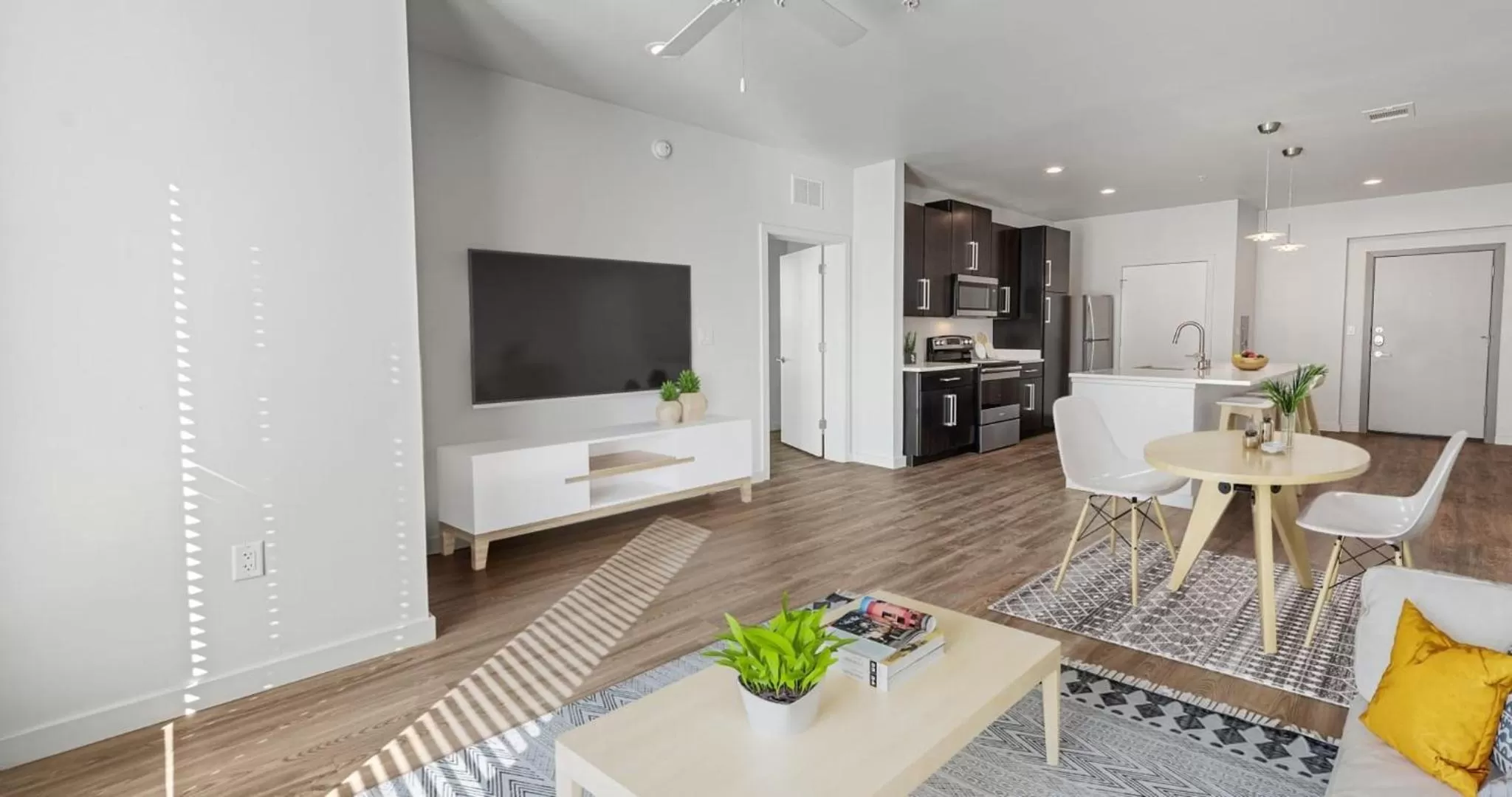 TV and multimedia, Seating Area in Flatz432 Apartments by Barsala