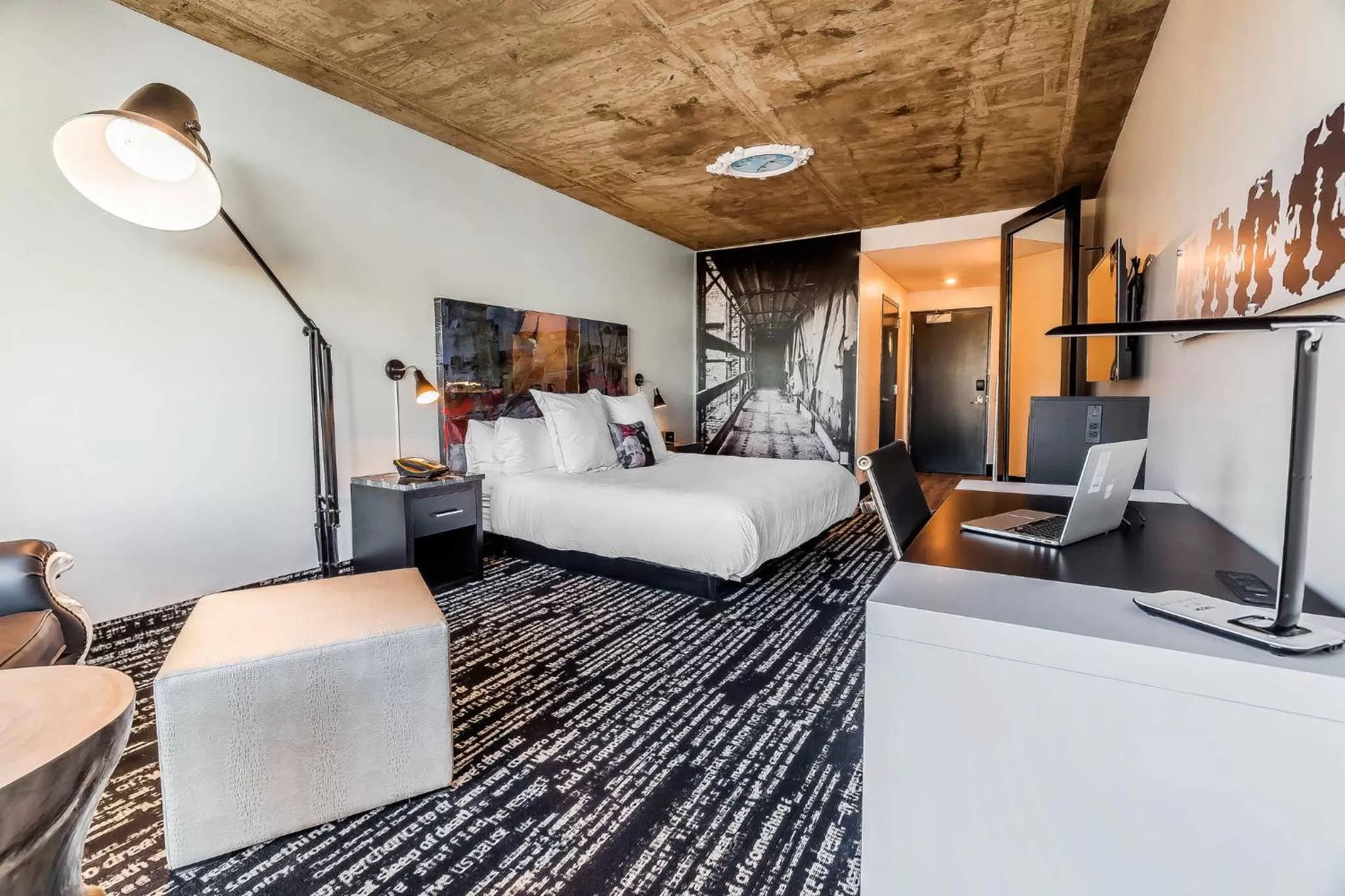 Photo of the whole room, Bed in Lorenzo Hotel Dallas, Tapestry Collection by Hilton