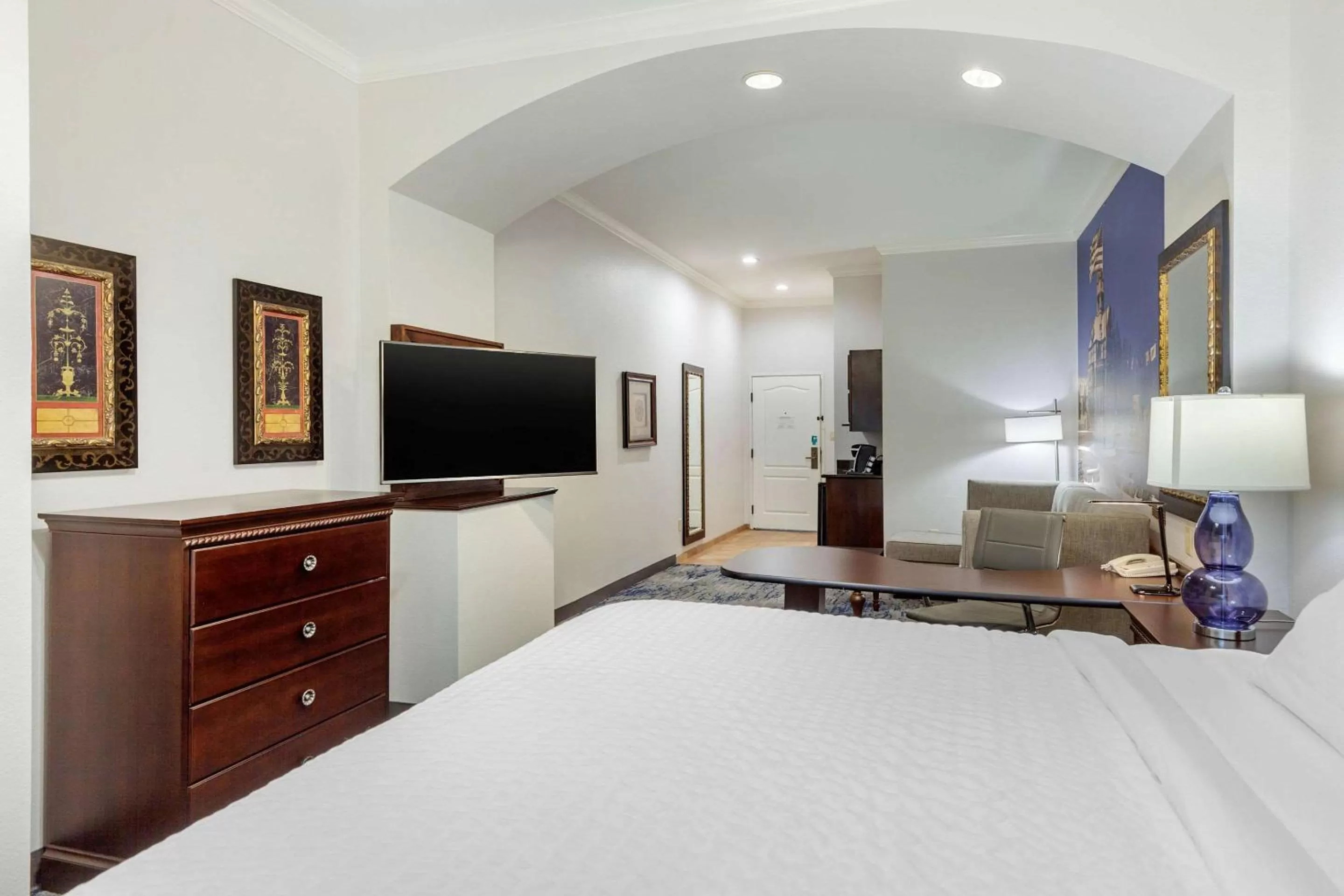 King Suite - Accessible/Non-Smoking in Clarion Pointe Sulphur Springs