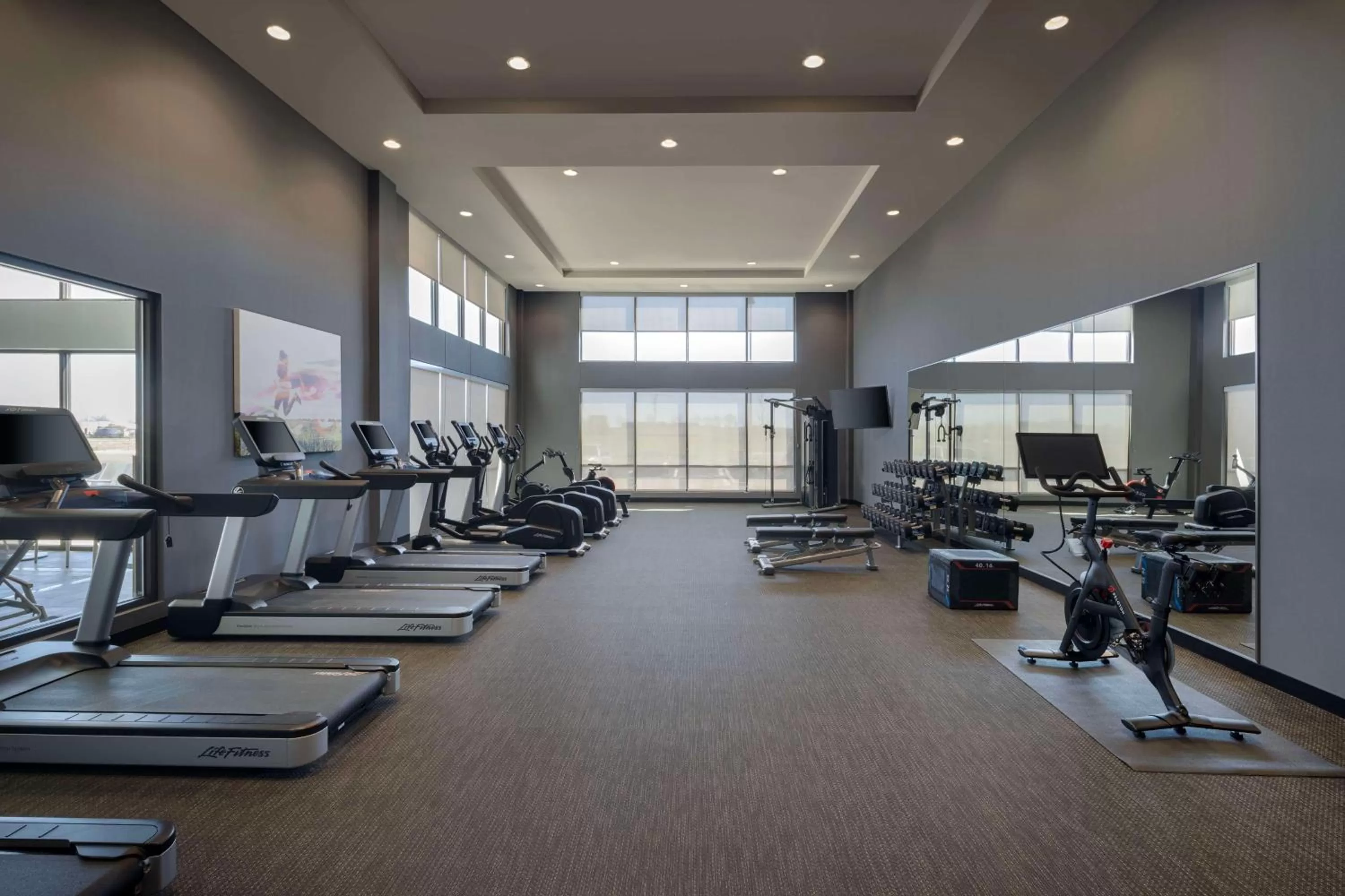 Fitness centre/facilities in Embassy Suites By Hilton Bowling Green