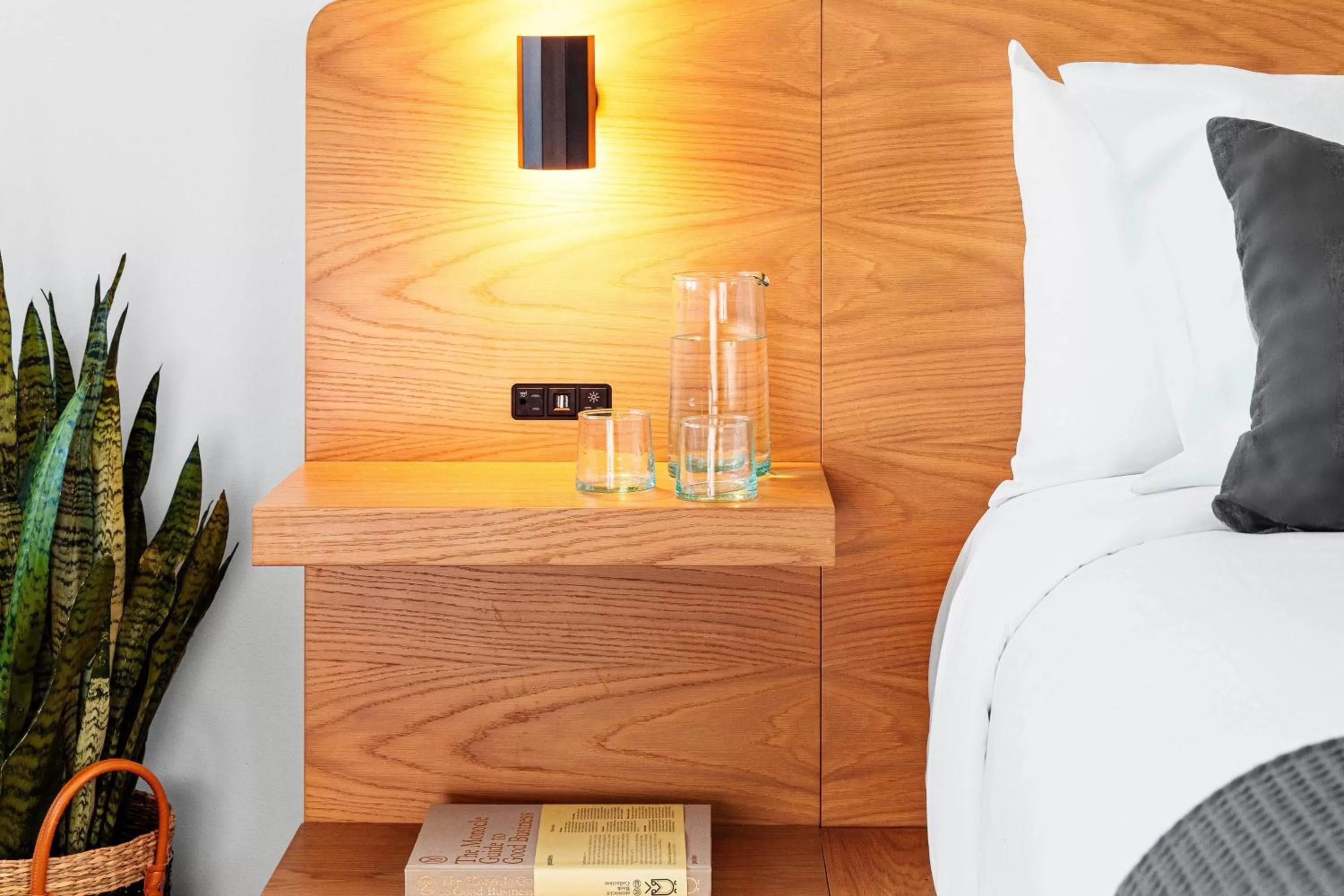 Photo of the whole room, Bed in Hotel June West LA, a Member of Design Hotels