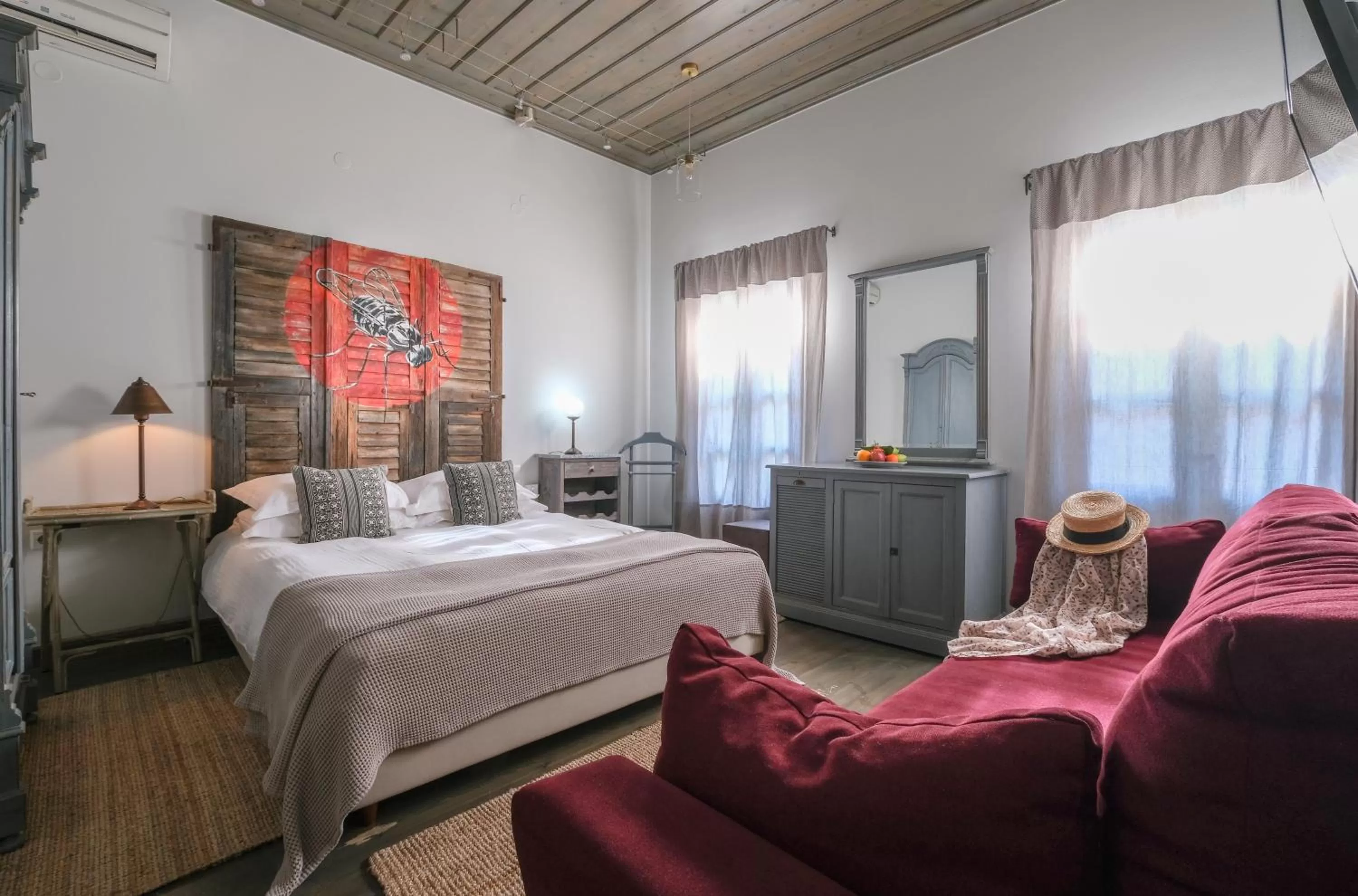 Decorative detail, Bed in Amymone and Adiandi