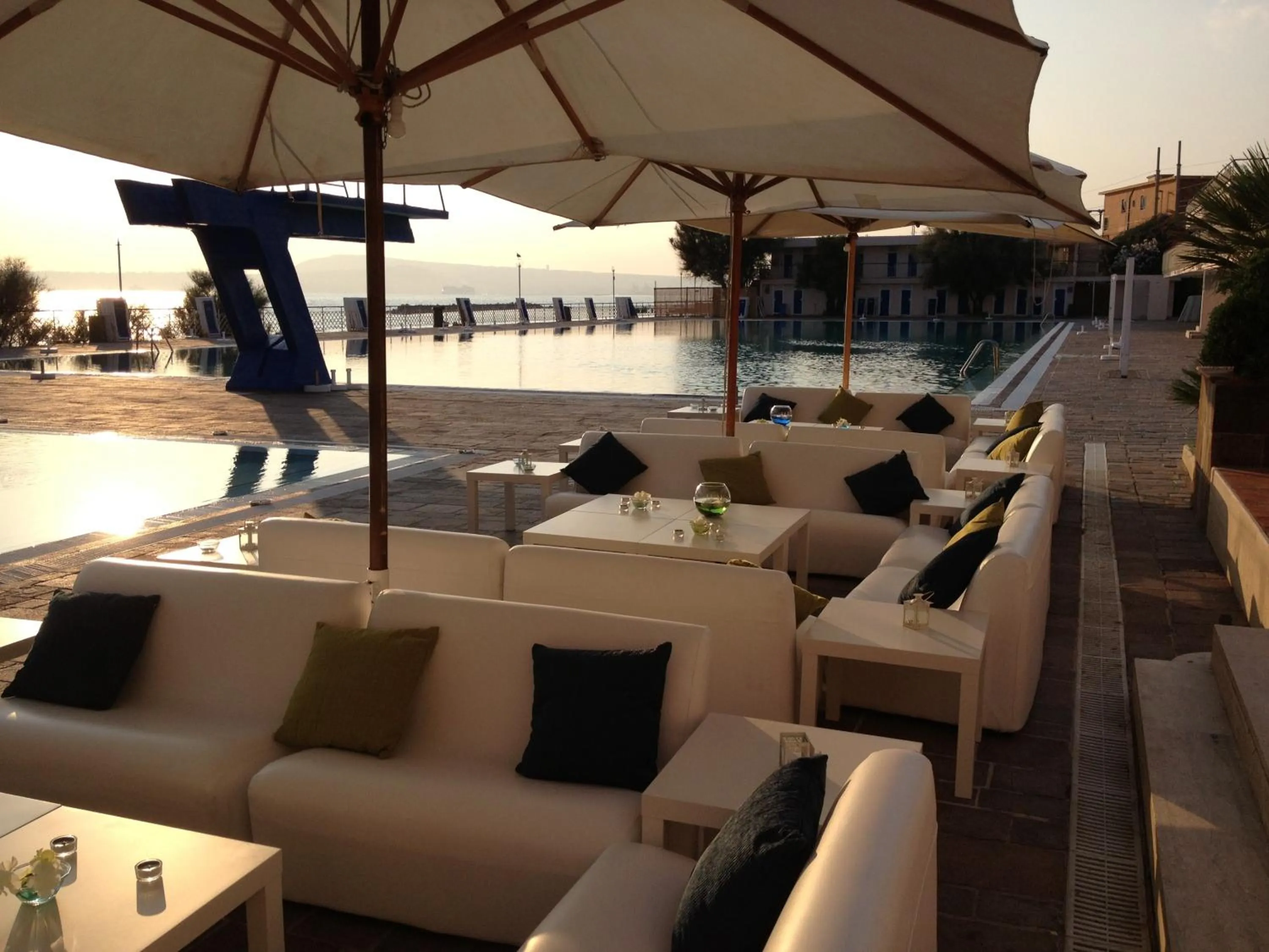 Restaurant/places to eat in Puntaquattroventi