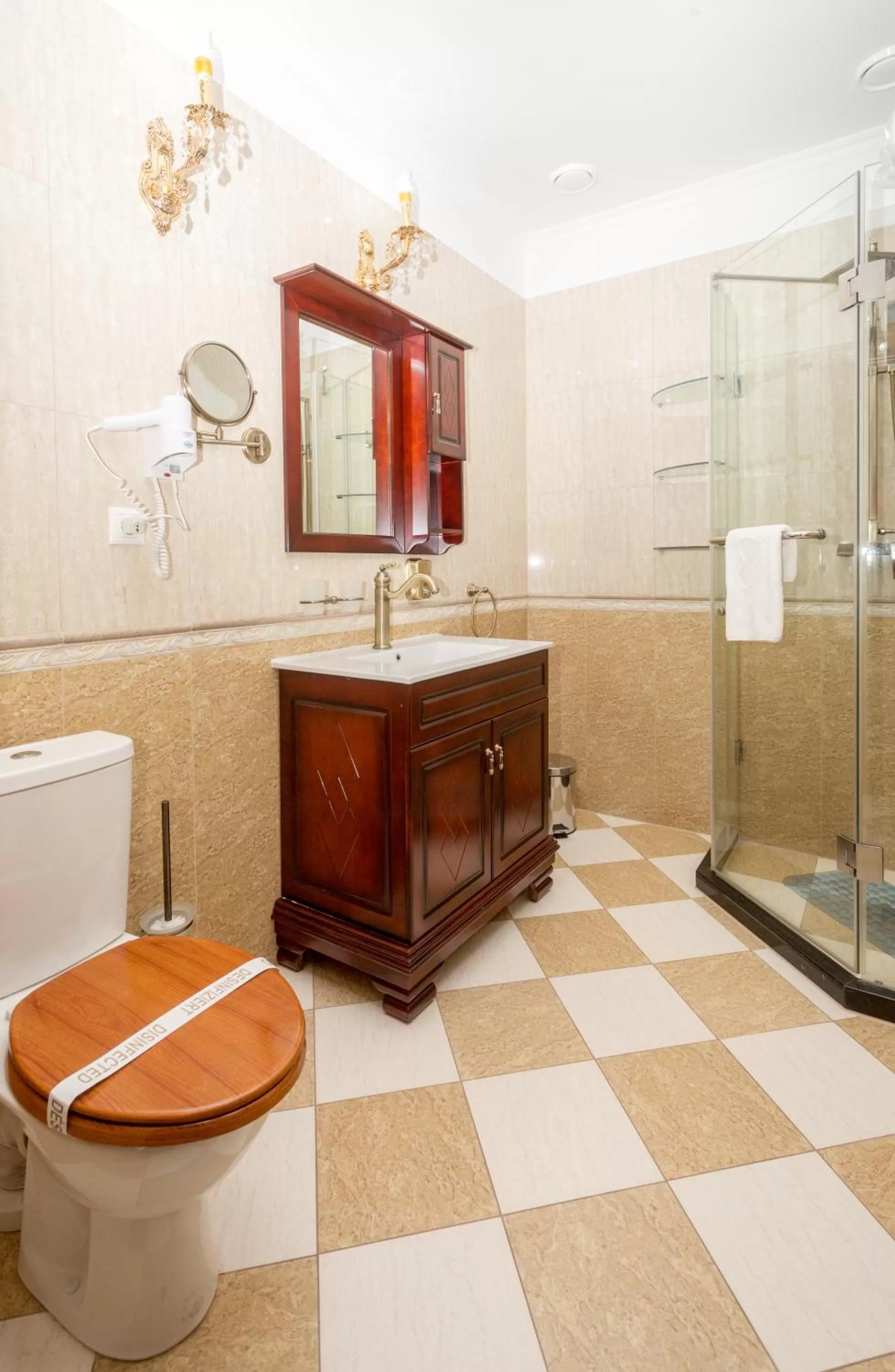 Shower in Zámek Lužec Spa & Wellness Resort