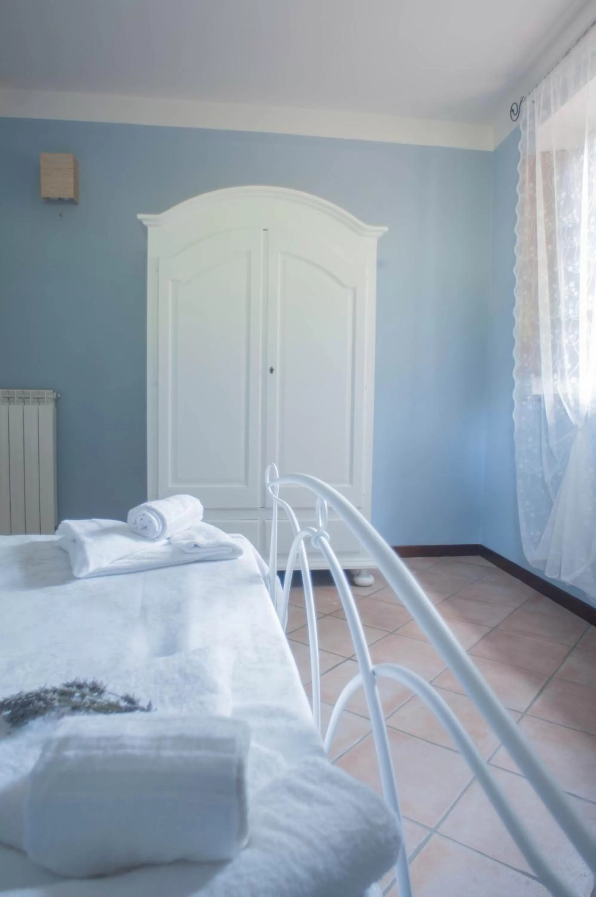 Bedroom, Bed in CASALE LA FATA -tipico toscano immerso nelle colline tra Lucca e Versilia, 6 appartamenti indipendenti