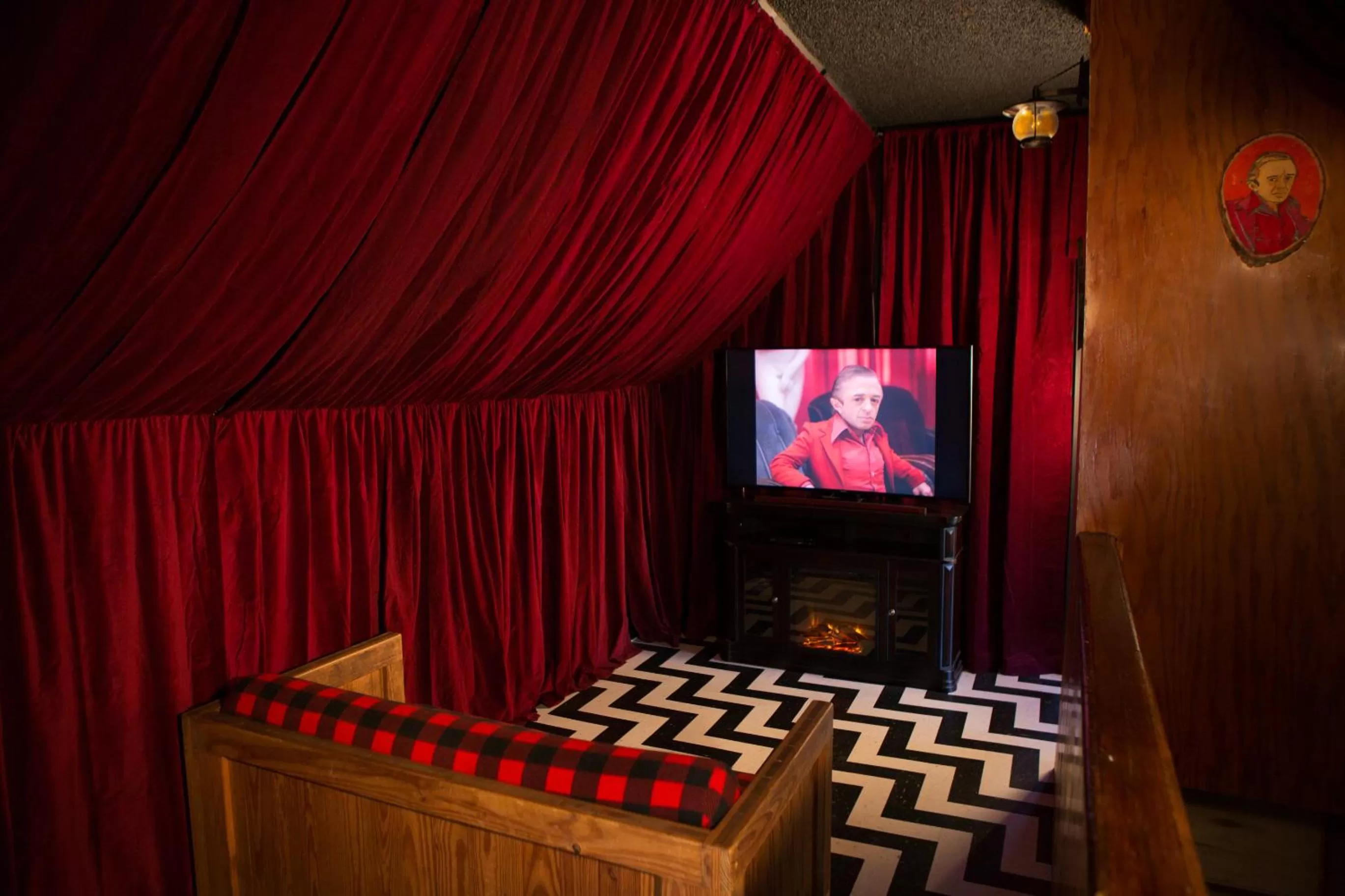 Hicksville Pines Chalets & Motel