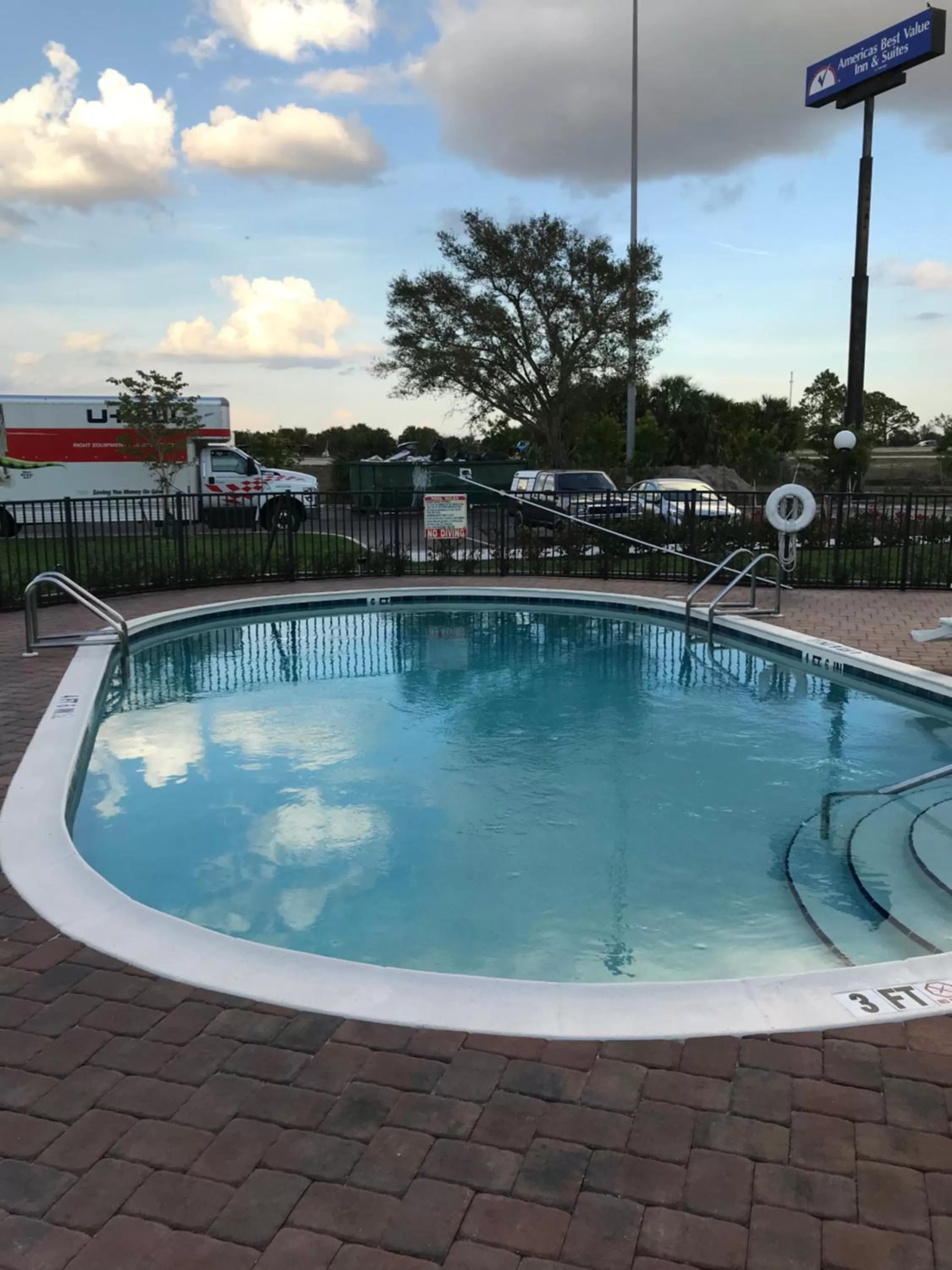 Swimming pool in Baymont by Wyndham Punta Gorda/Port Charlotte