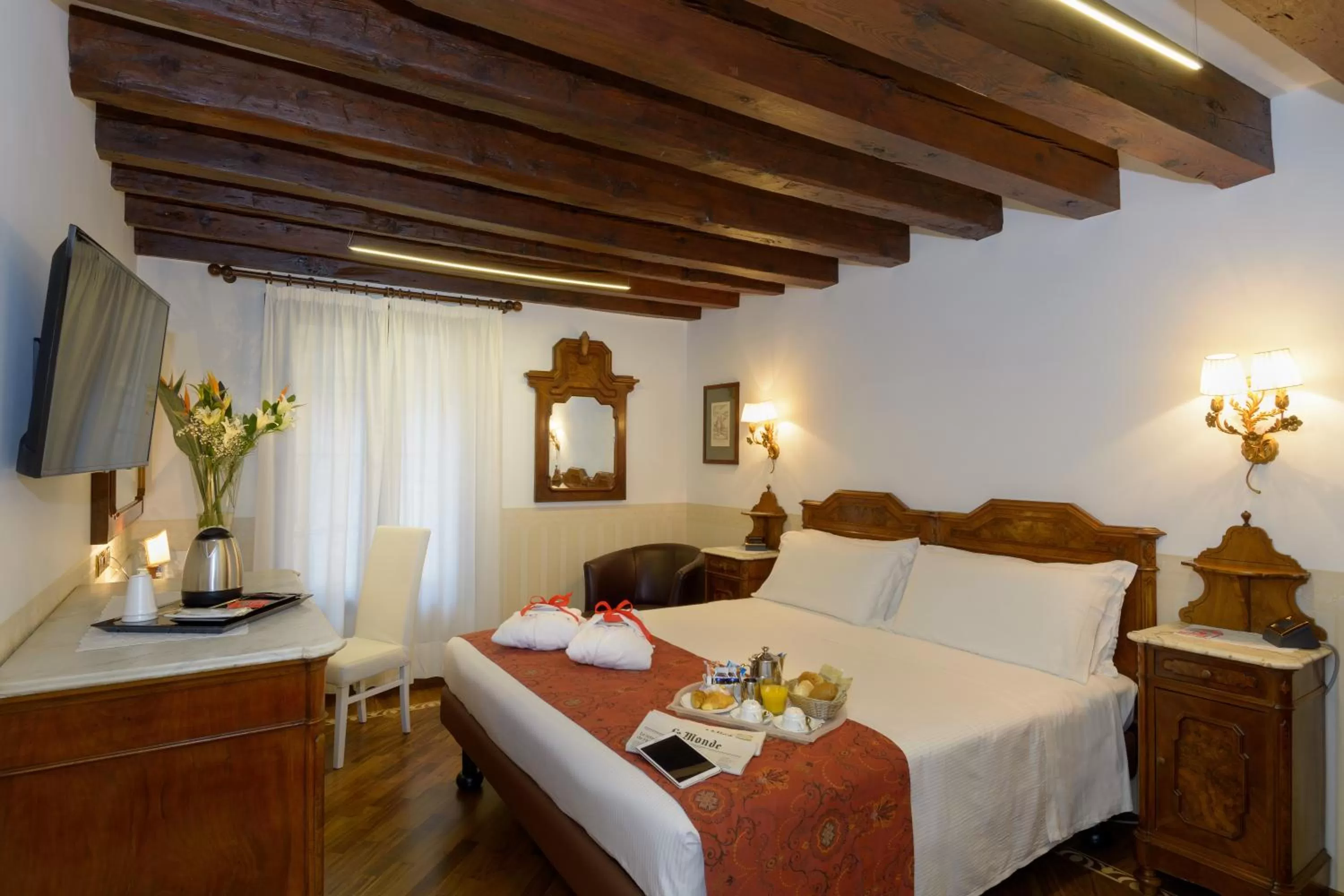 Day, Bed in UNAHOTELS Ala Venezia-Adults 16
