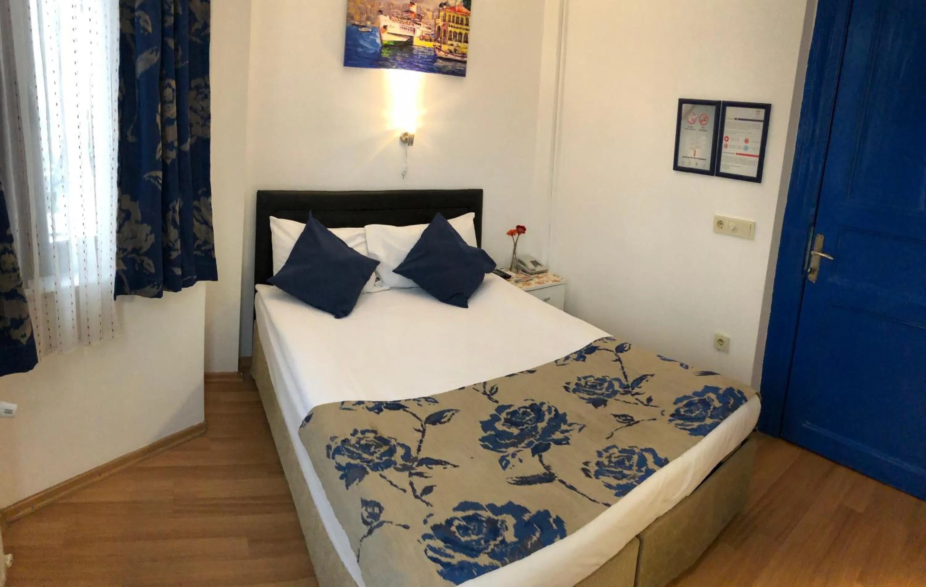 Bed in The House of Tulpan