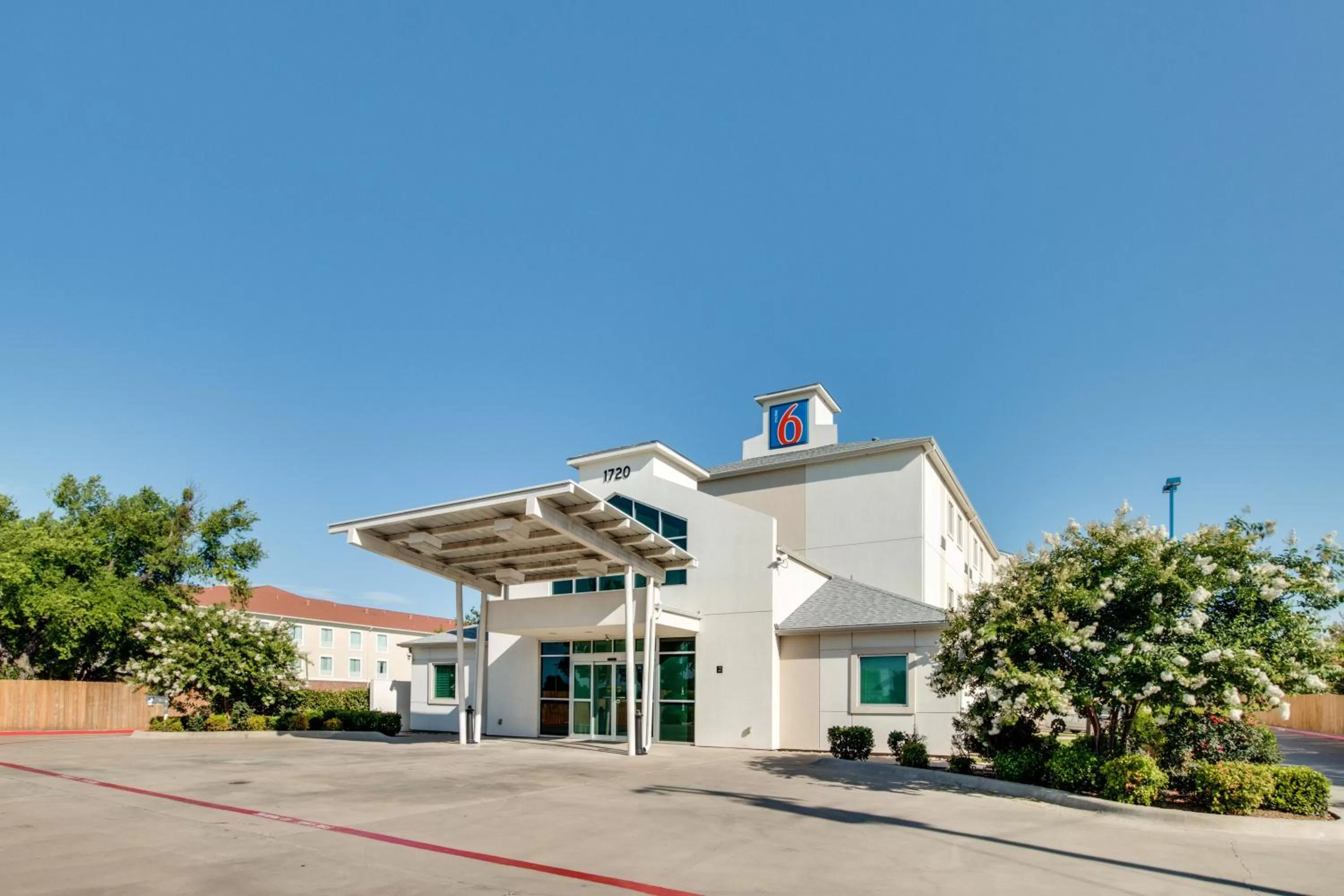 Facade/entrance in Motel 6-Cleburne, TX