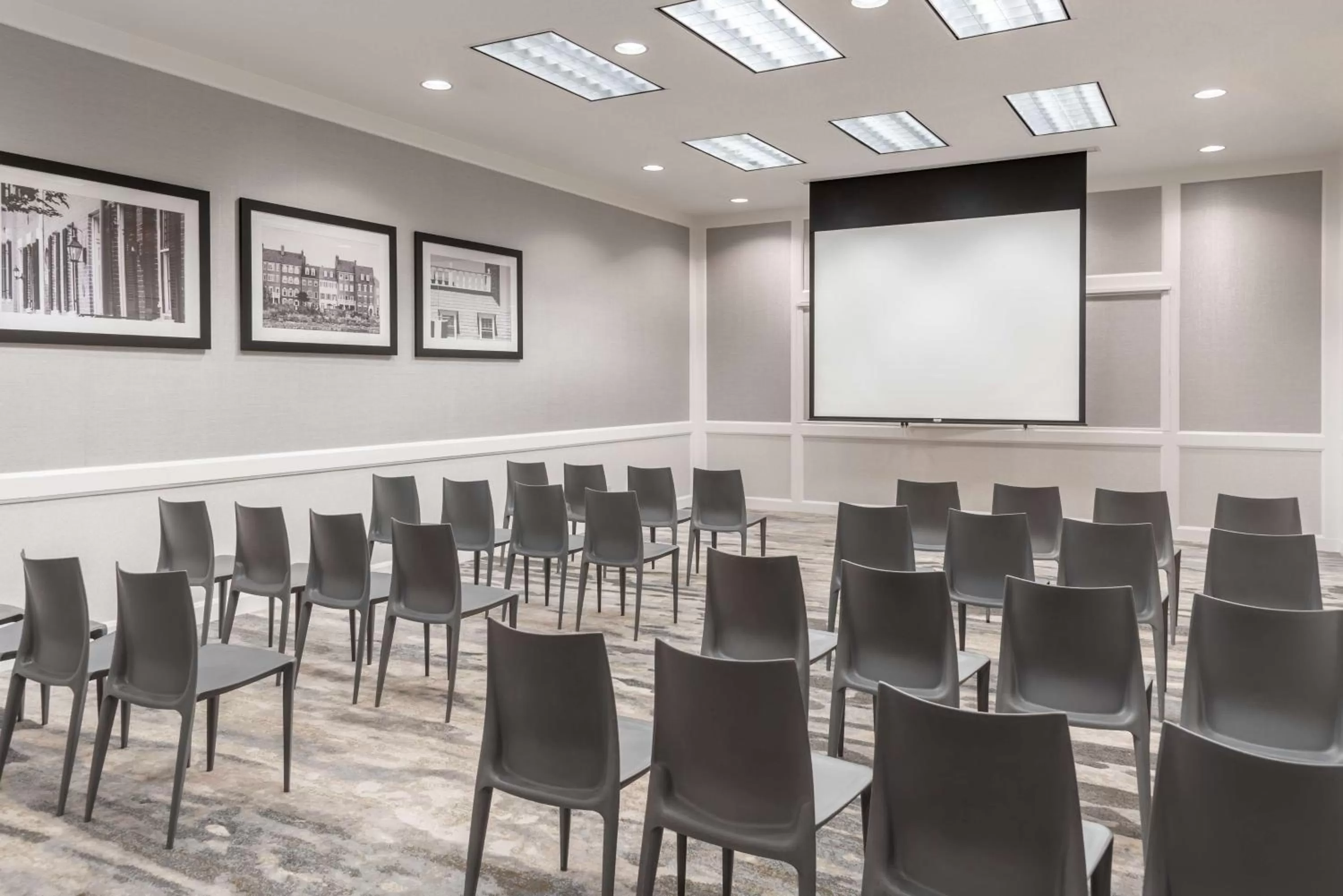 Meeting/conference room in Hilton Alexandria Mark Center