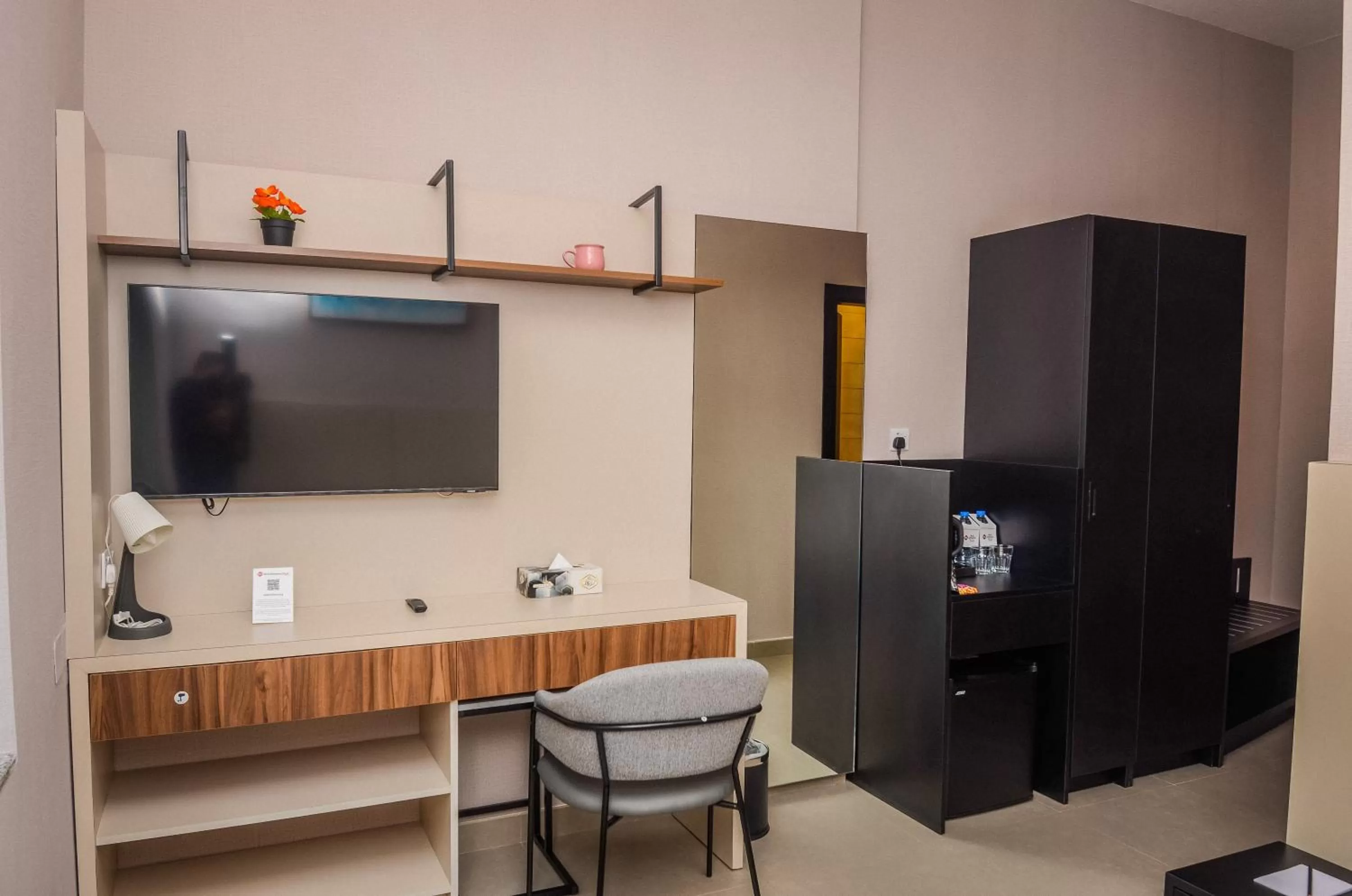 TV and multimedia in VOGO Grand Hotel Formerly Best Western Plus Hotel Dubai Academic City