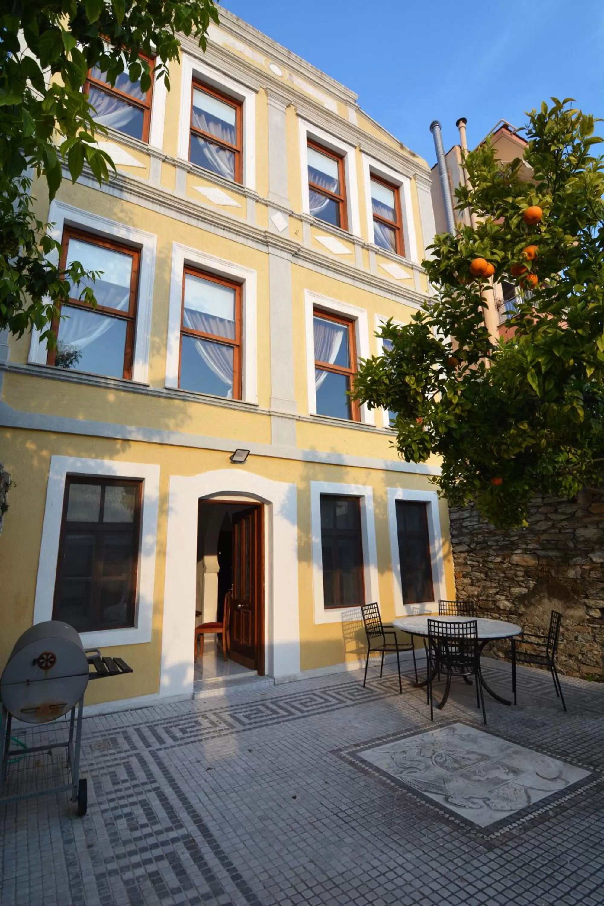 Property building in Amina Hanem Boutique Apartments