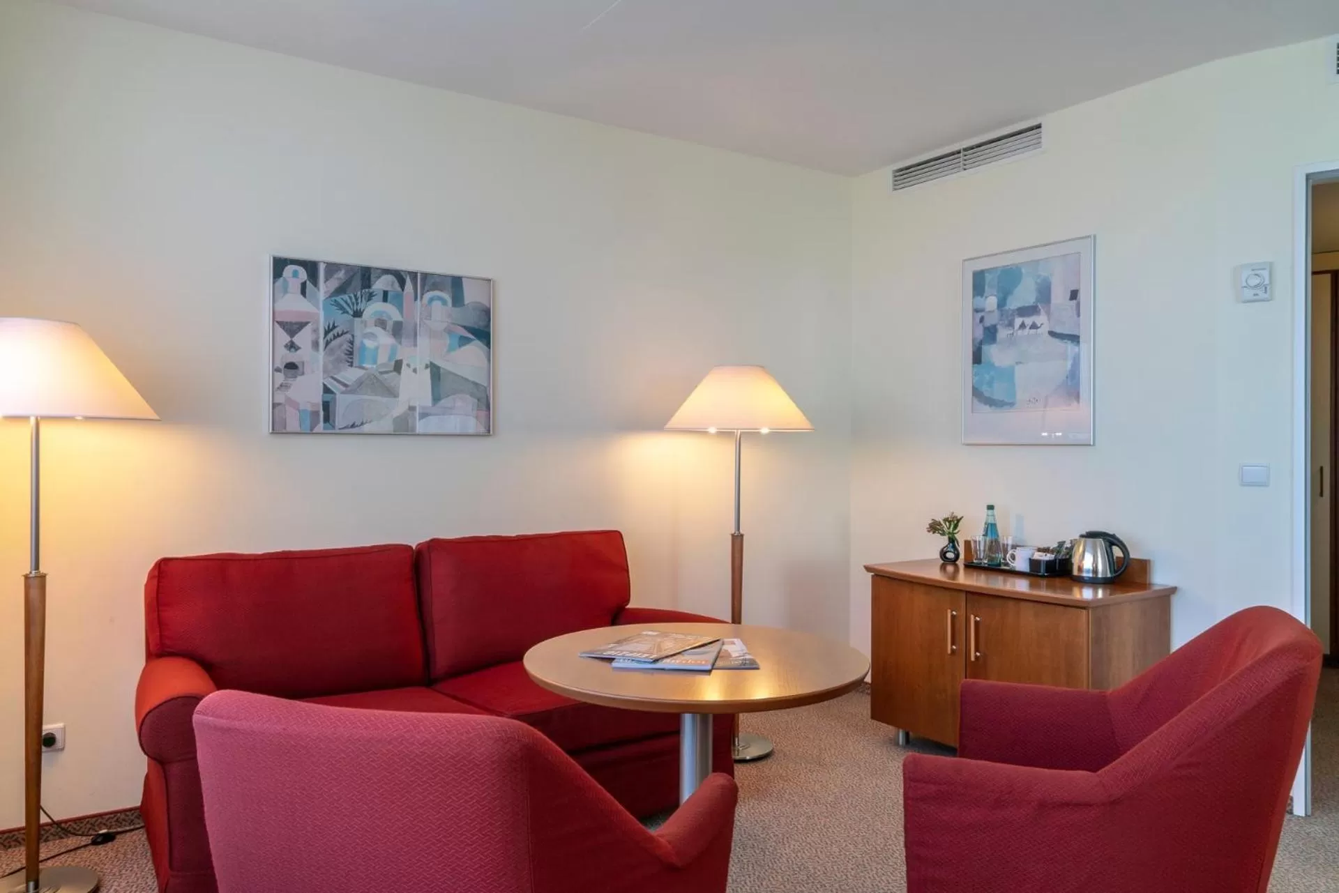 Coffee/tea facilities in Globana Airport Hotel