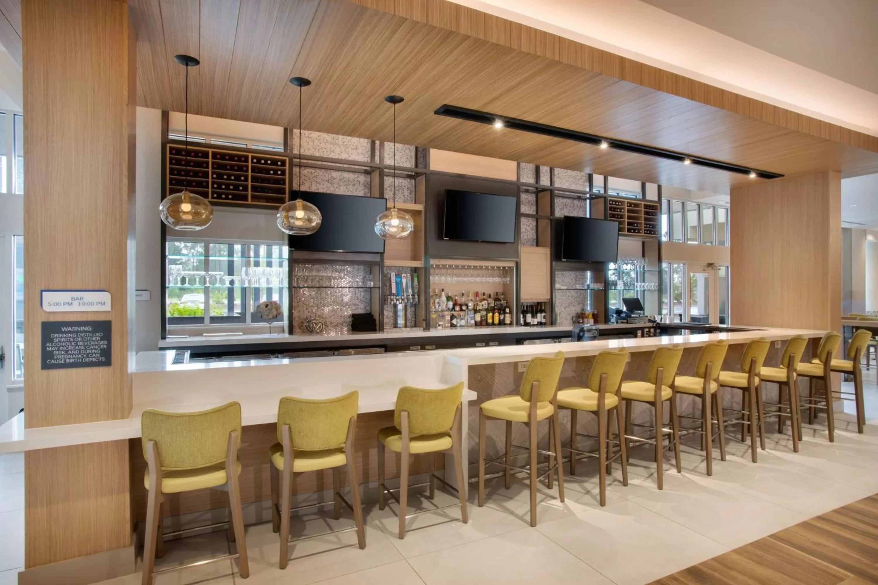 Lounge or bar in Hilton Garden Inn Panama City Airport, Fl