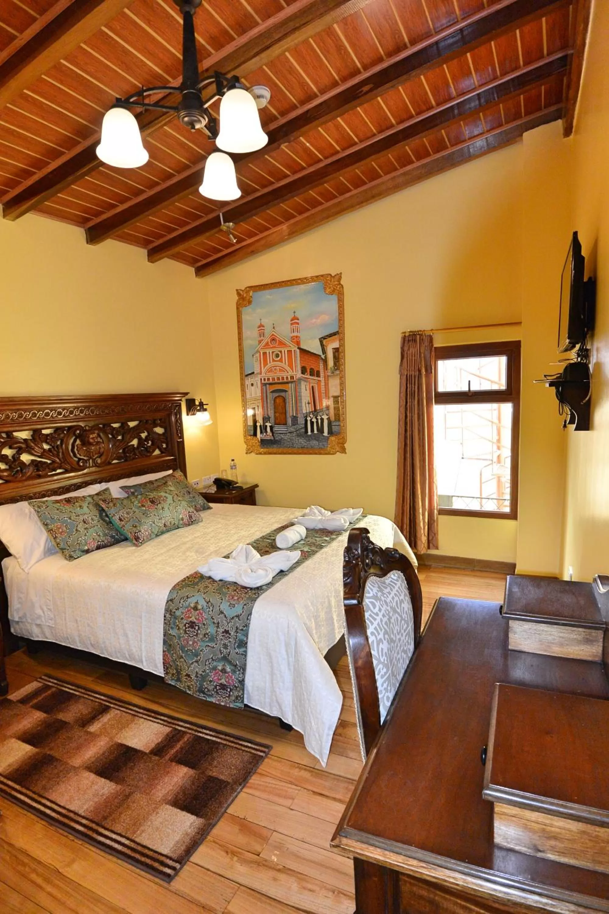 Photo of the whole room, Bed in Hotel La Basílica Quito