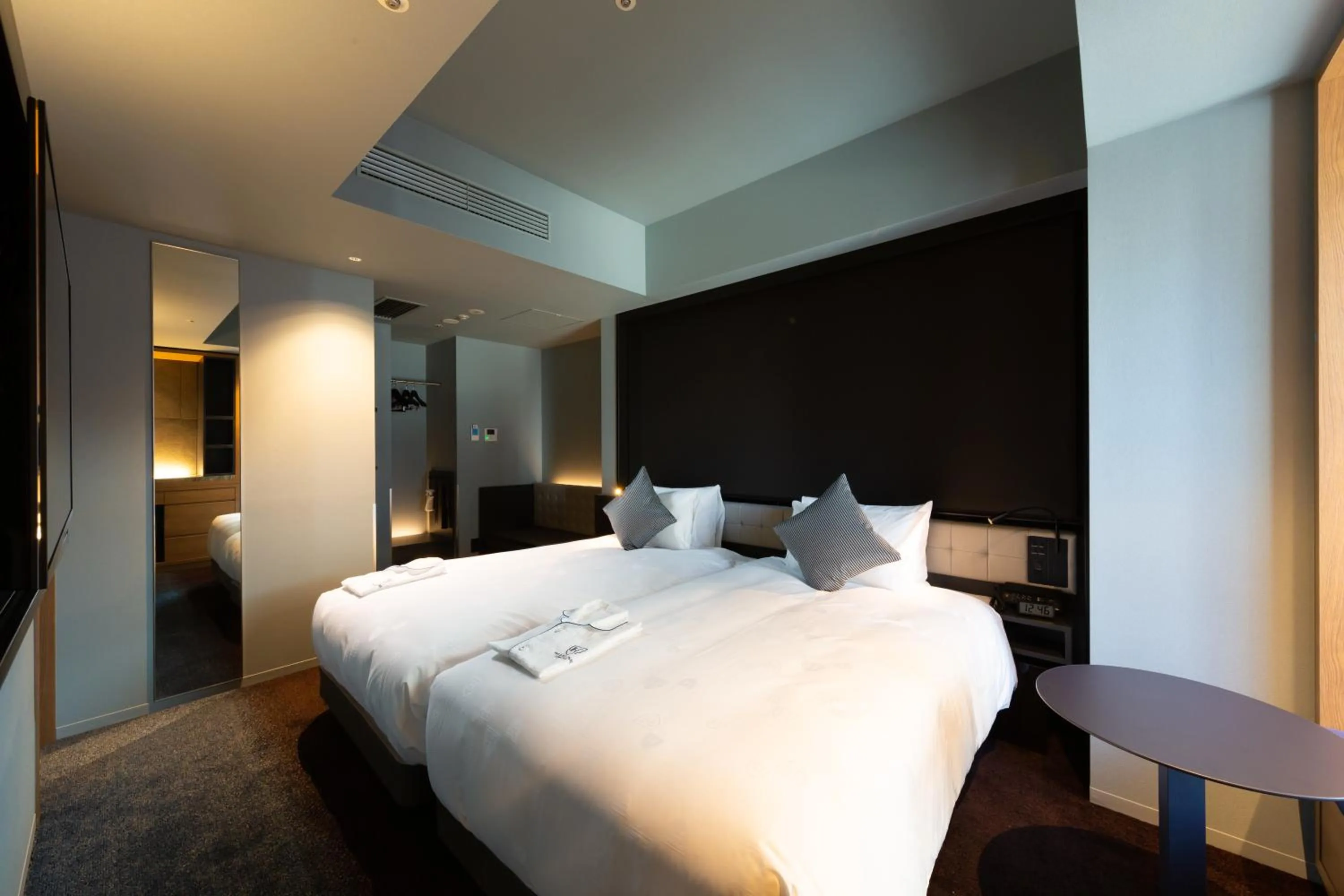 Bed in The Royal Park Canvas - Ginza 8