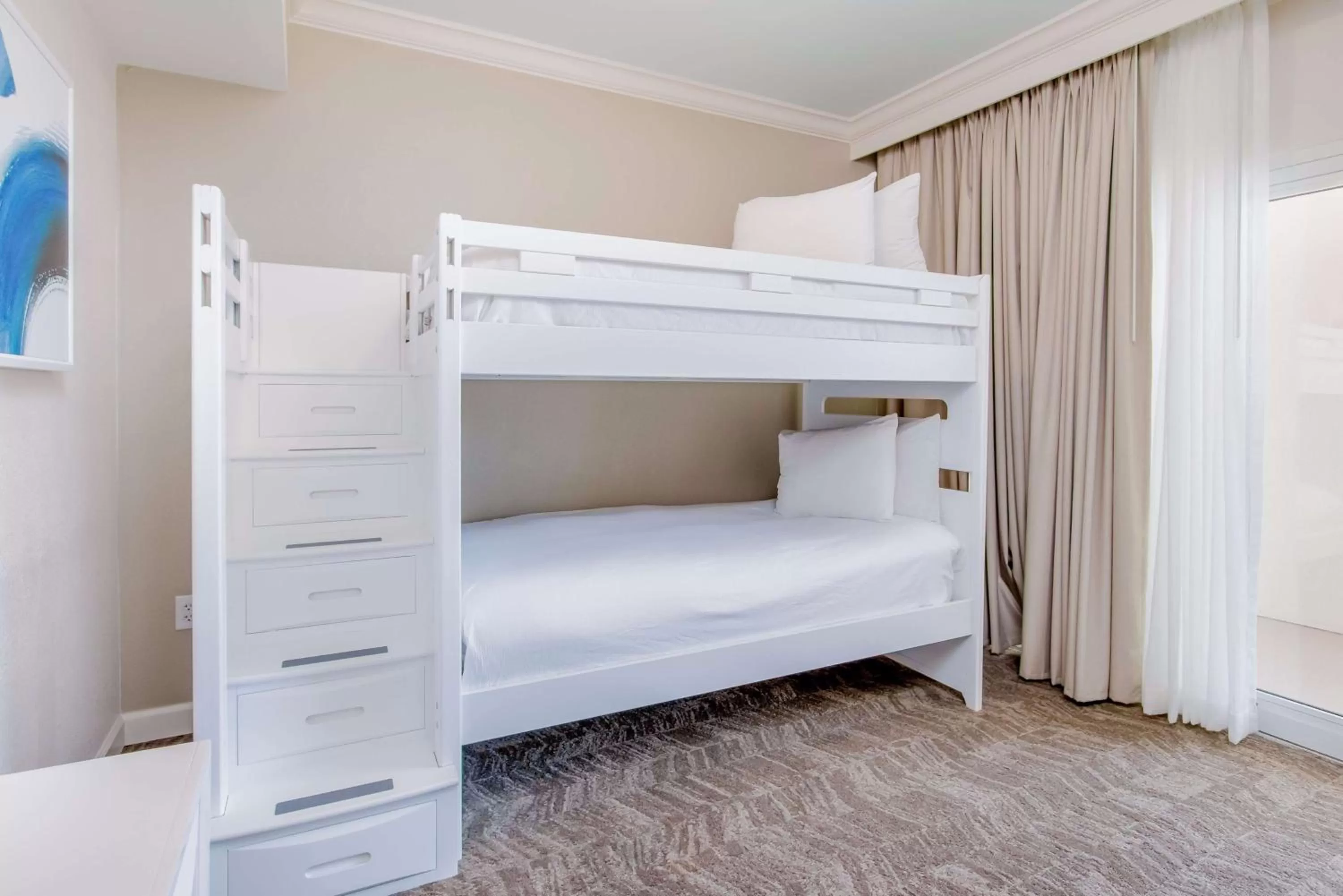 Bed in Hilton Pensacola Beach