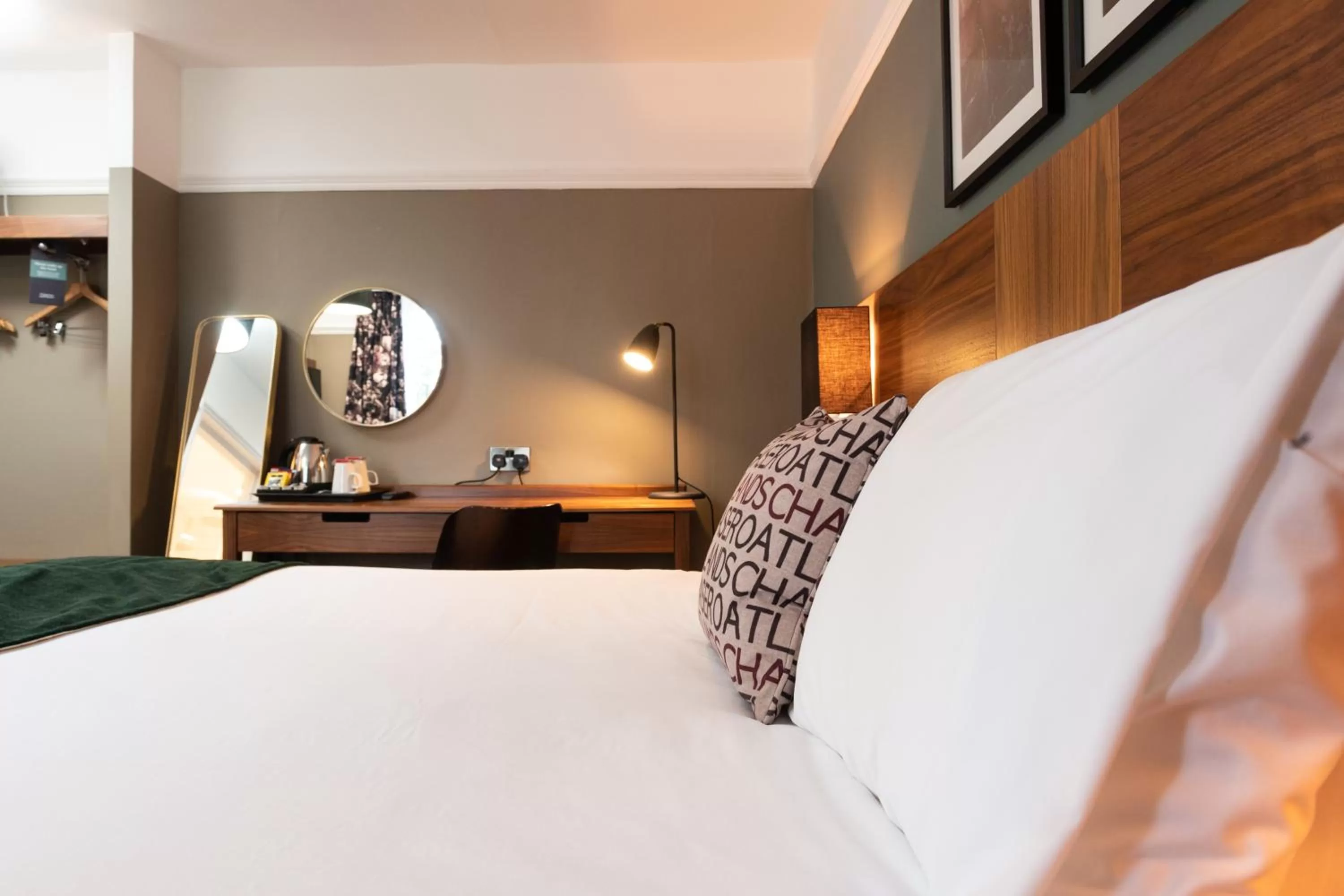 Bed in The Oatlands Chaser by Innkeeper's Collection