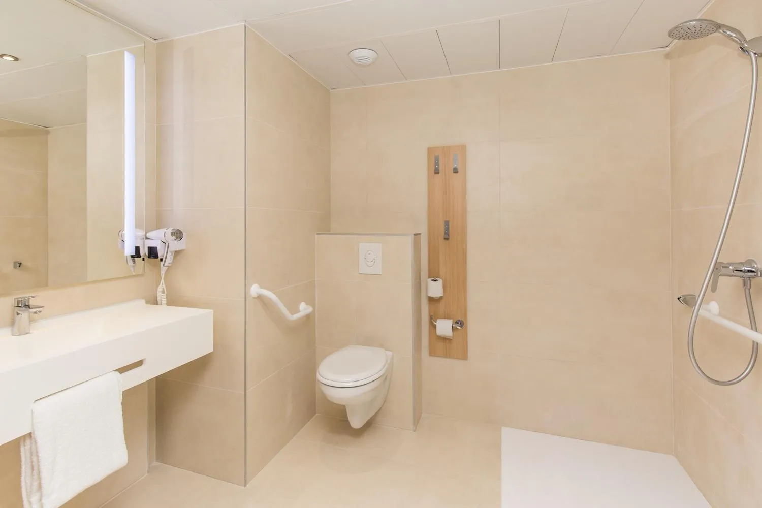 Shower in Campanile Metz Nord - Woippy- Porte du Luxembourg A31