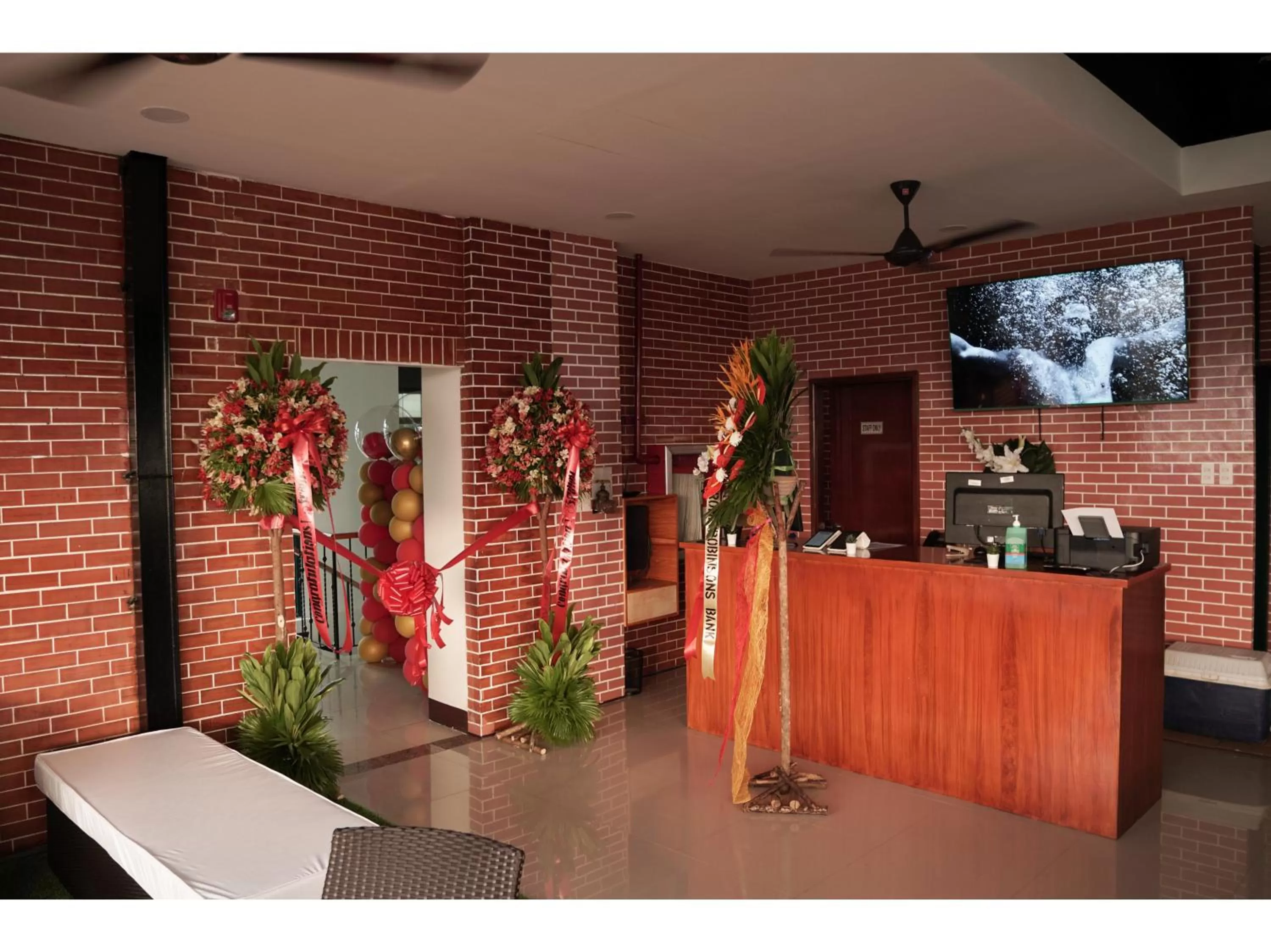 Lobby or reception in M28 Hotel and Apartments