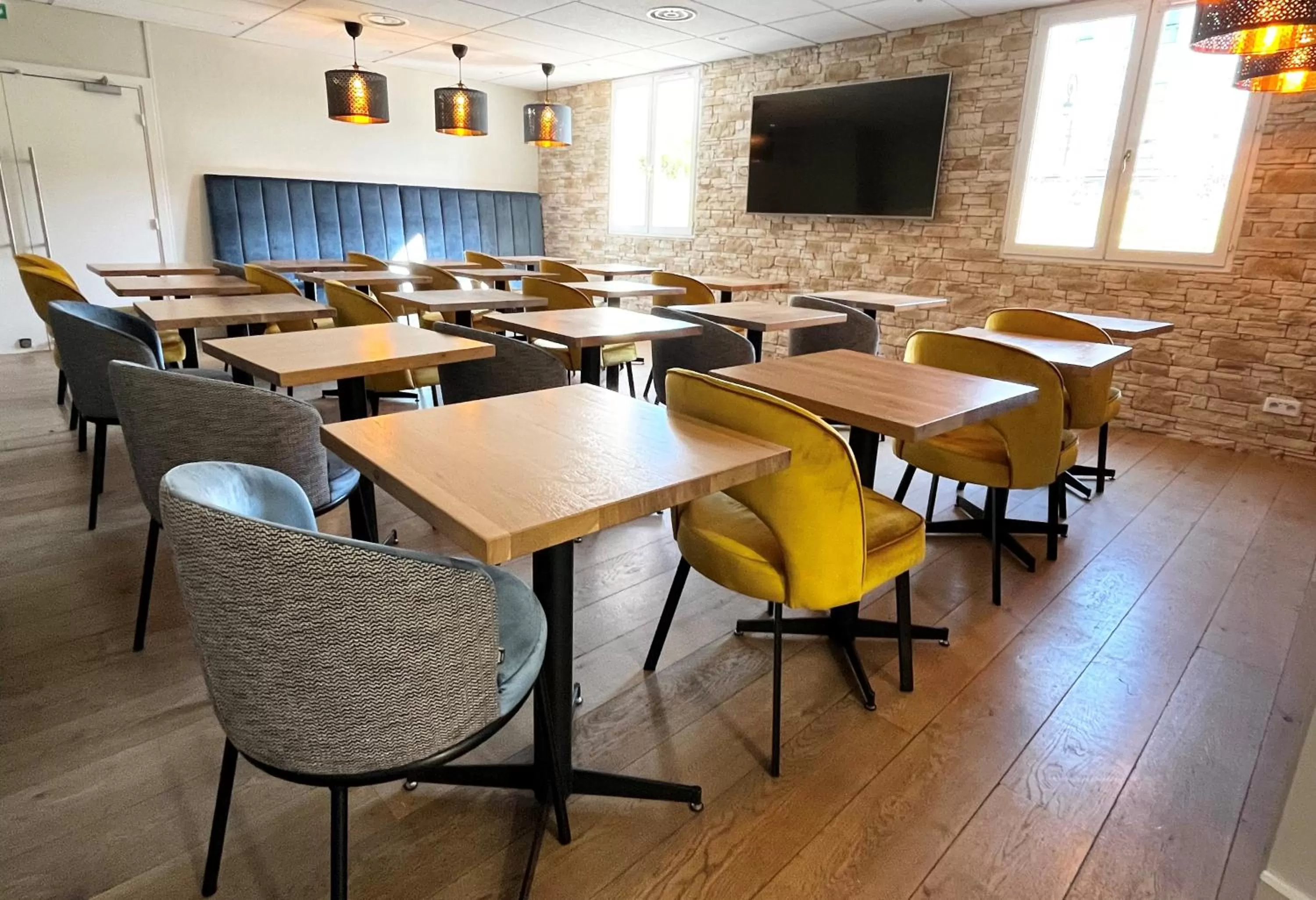 Meeting/conference room in Hôtel Quality Suites Maisons-Laffitte Paris Ouest