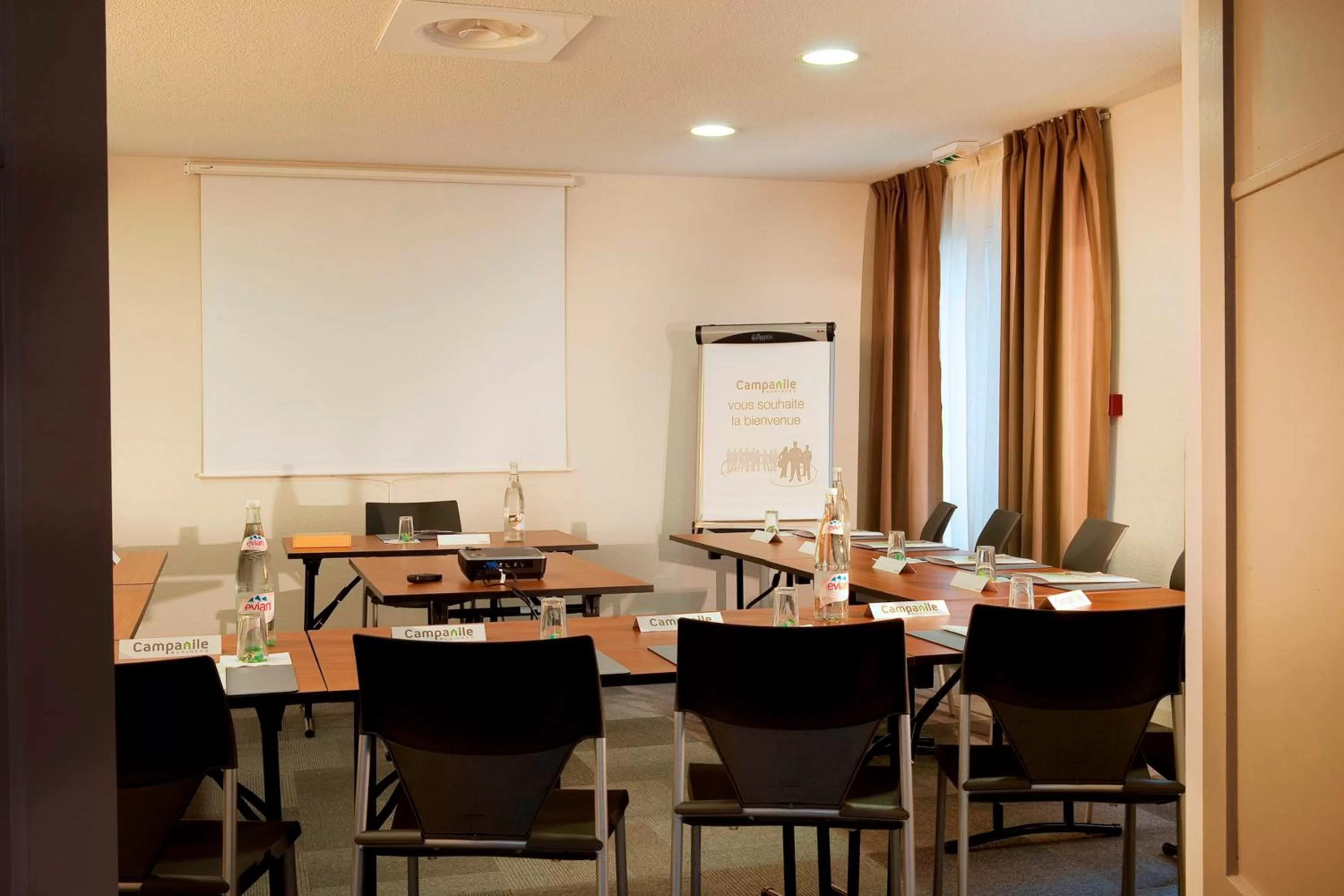 Business facilities in Campanile Valenciennes - Petite-Forêt