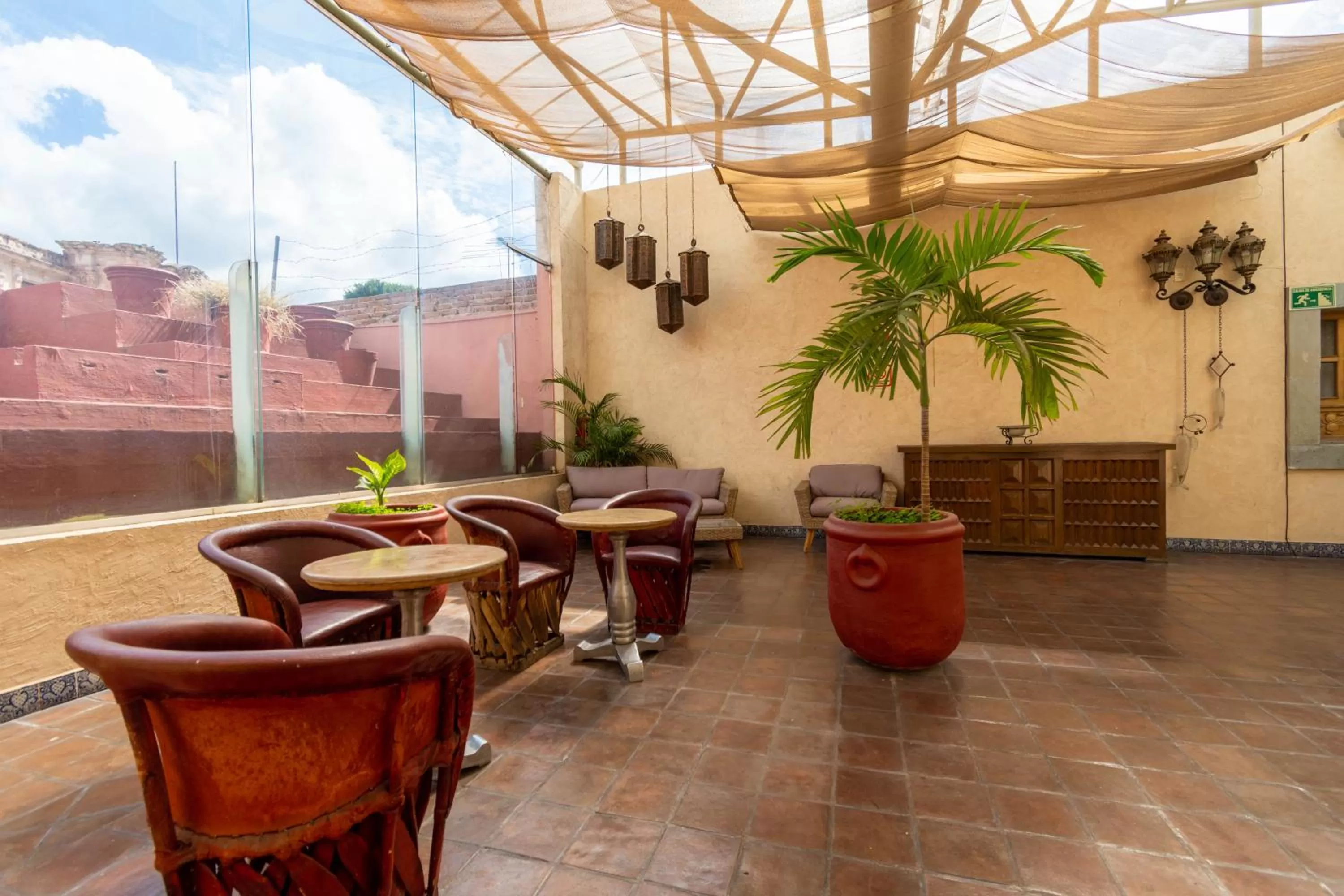 Area and facilities in Casa Magica